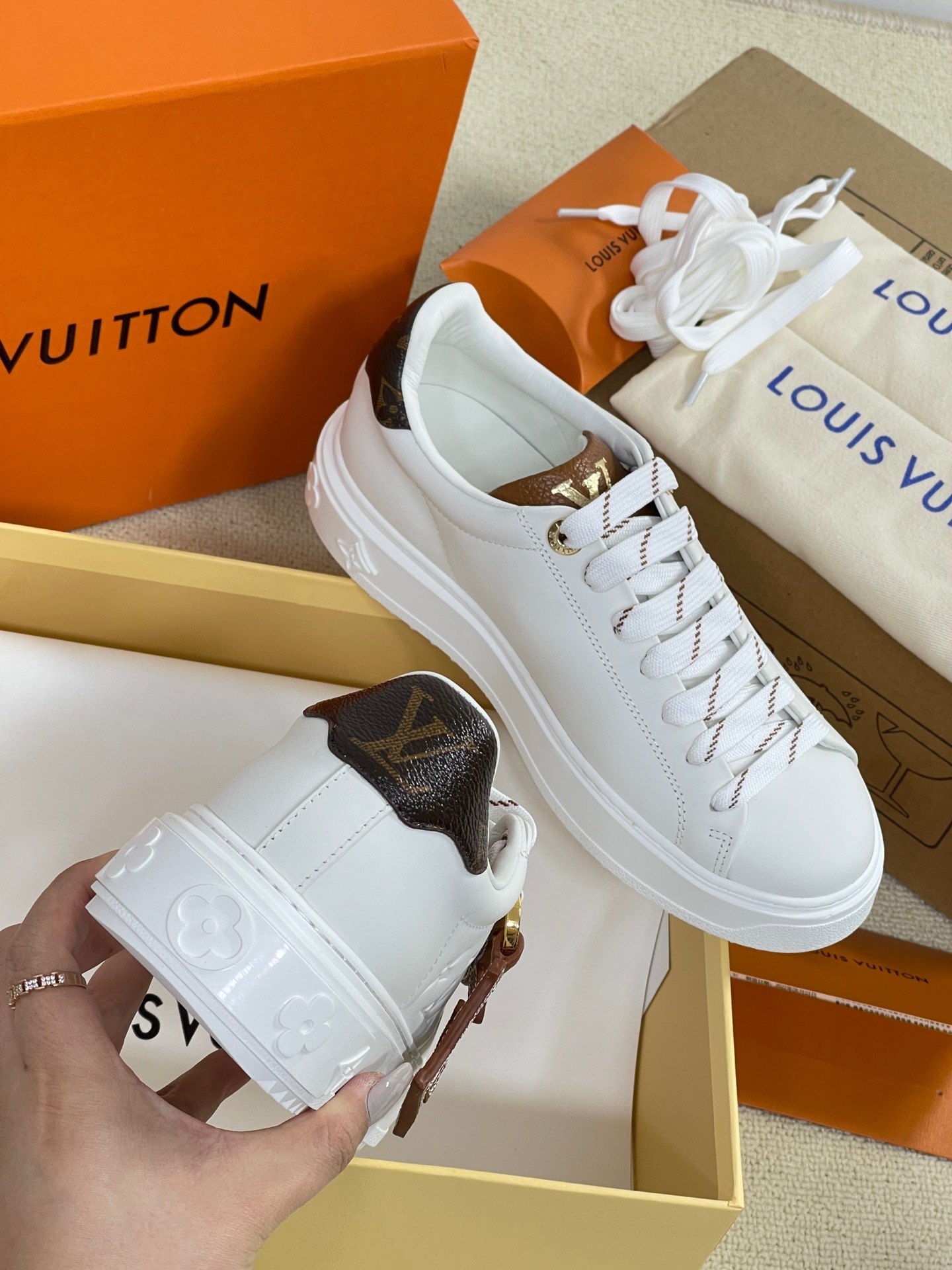 983AE77C-BBFB-44DC-A86A-C95B02BA9560