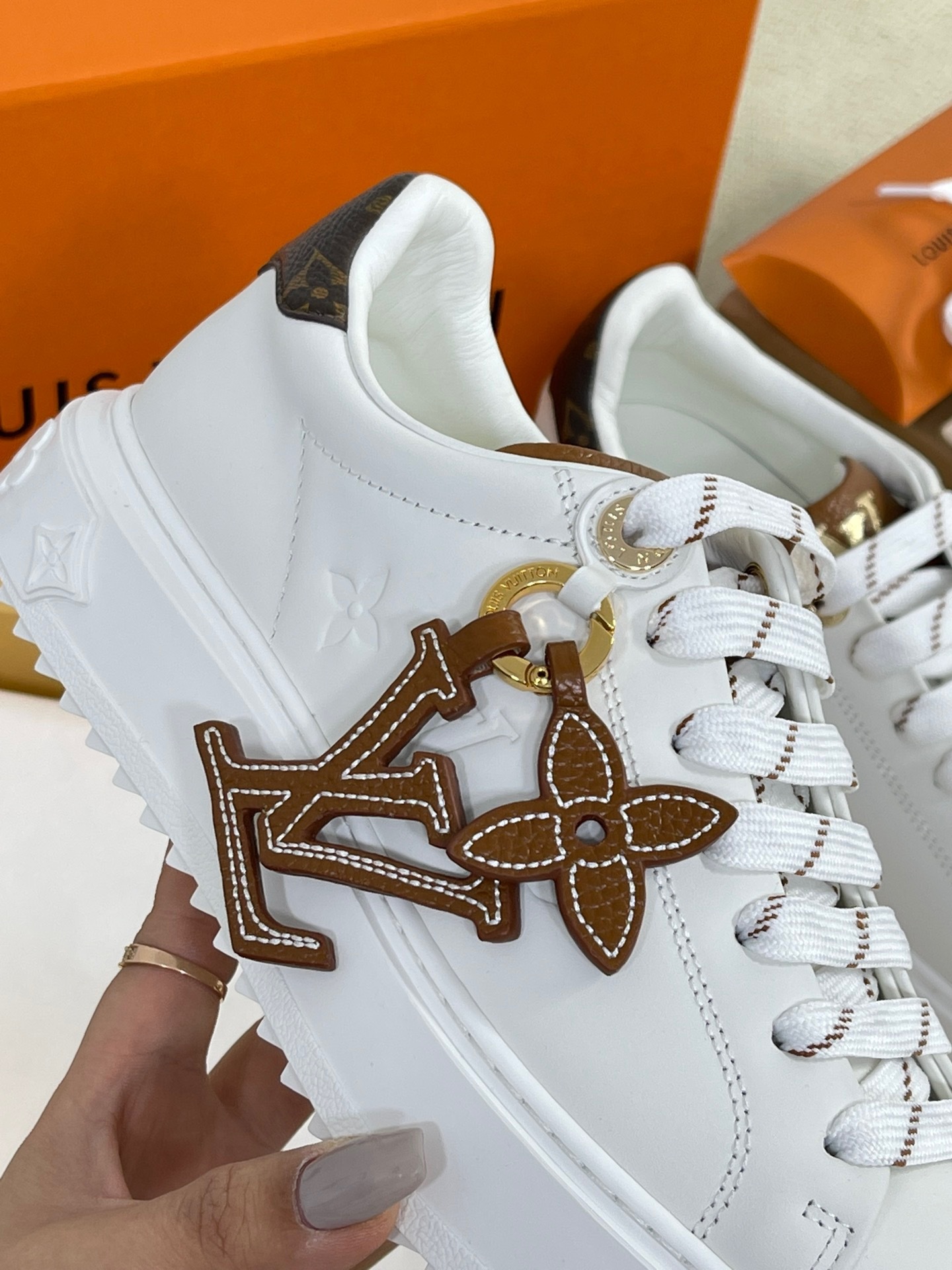 A685A86E-E3F1-448F-8540-F275460DE5B8