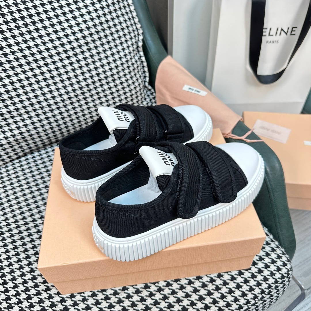 B7C1E293-F036-4DD3-998B-B77AAE82F4EA