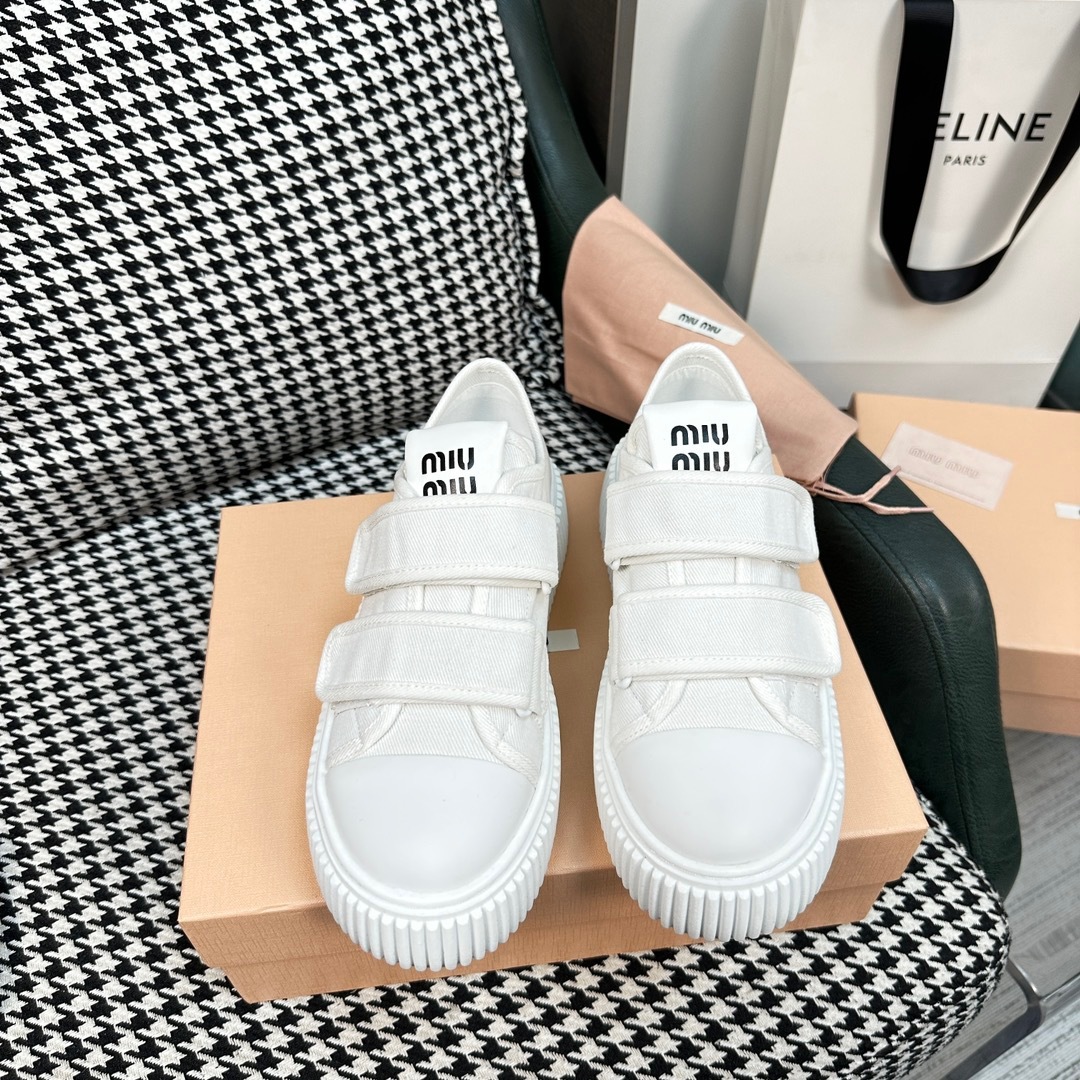 9B46FBA9-933A-427D-BE31-A96C9B6B826B