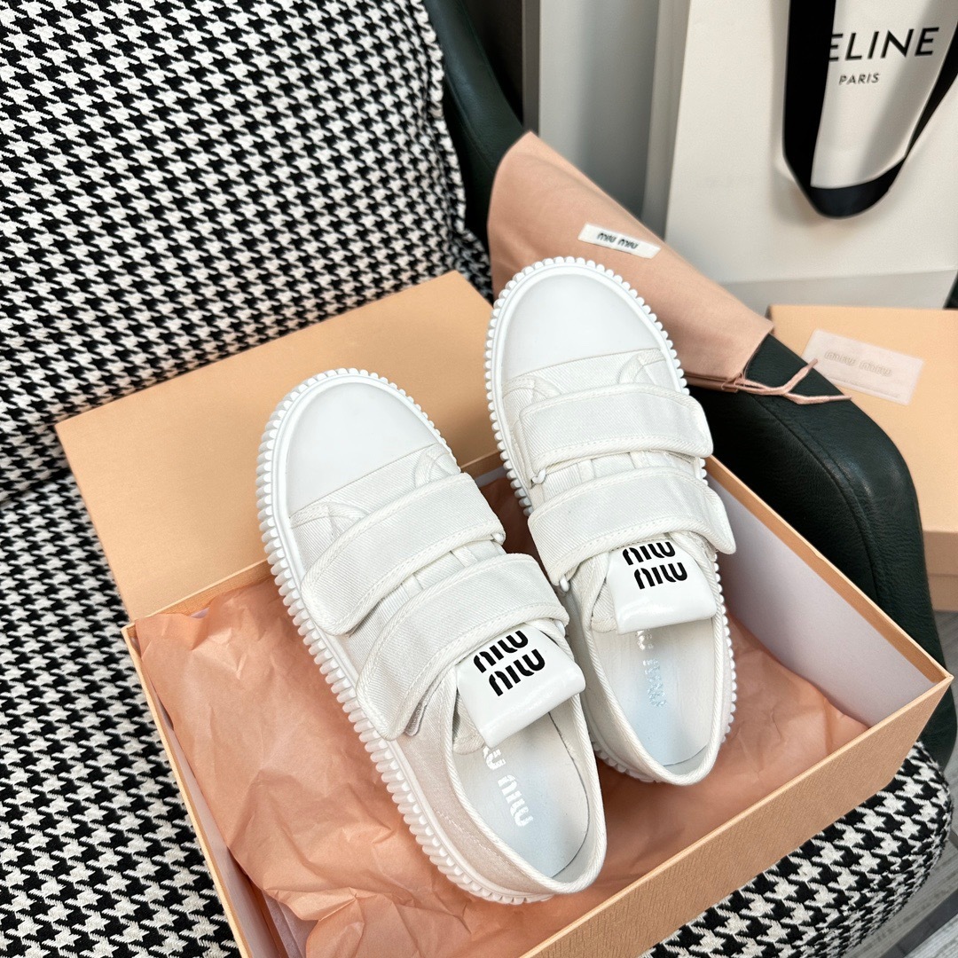 60EE2CC9-C78A-4815-8DAD-35A1FBE31388