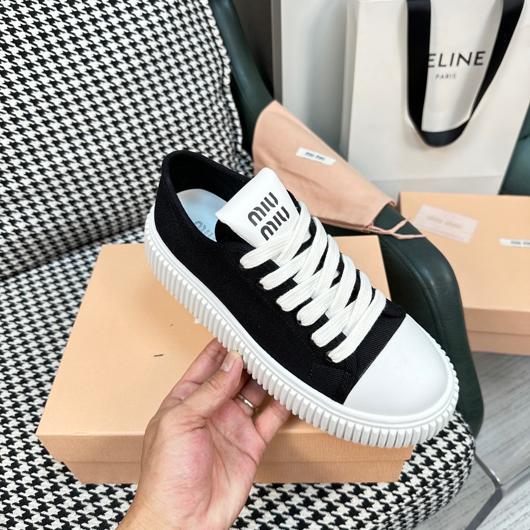 1C169B8B-FCF9-4AA7-B442-0CF31B7951EB