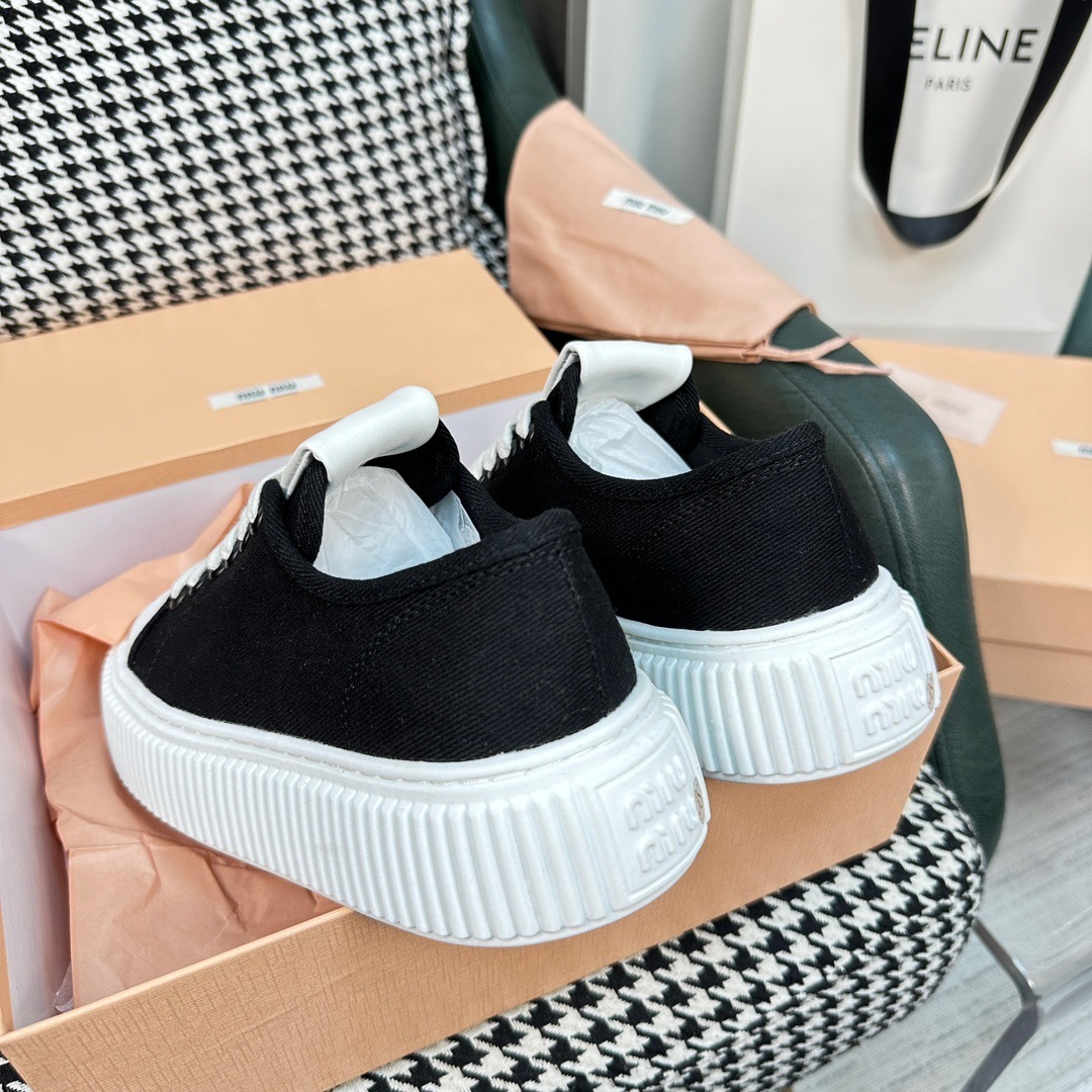 B43FF2C6-712E-438D-A8A9-1764EA3F671B