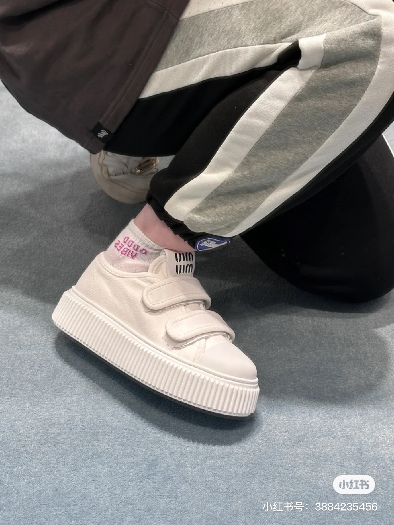 8142D27B-A5EF-49DD-B974-3624F7DF3D0F