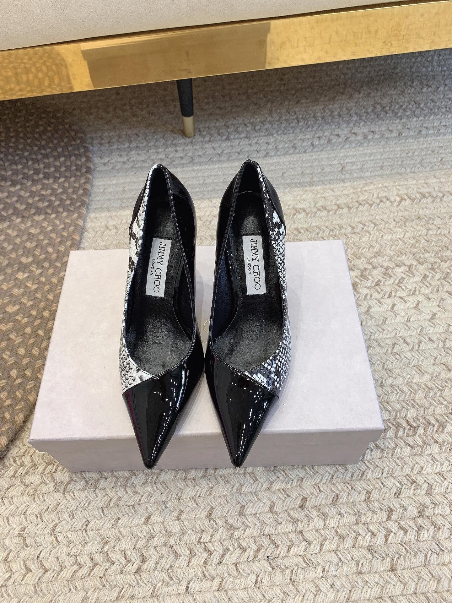 91DCCE37-147B-49F5-8B4A-36B89E2FC06E