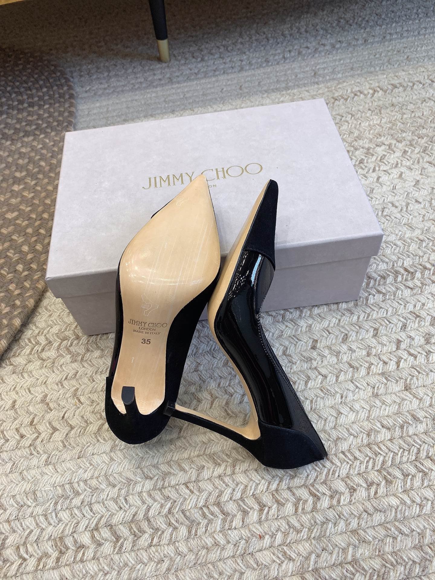 A3961F29-FC9C-4A43-BEC2-BEAC3E662898