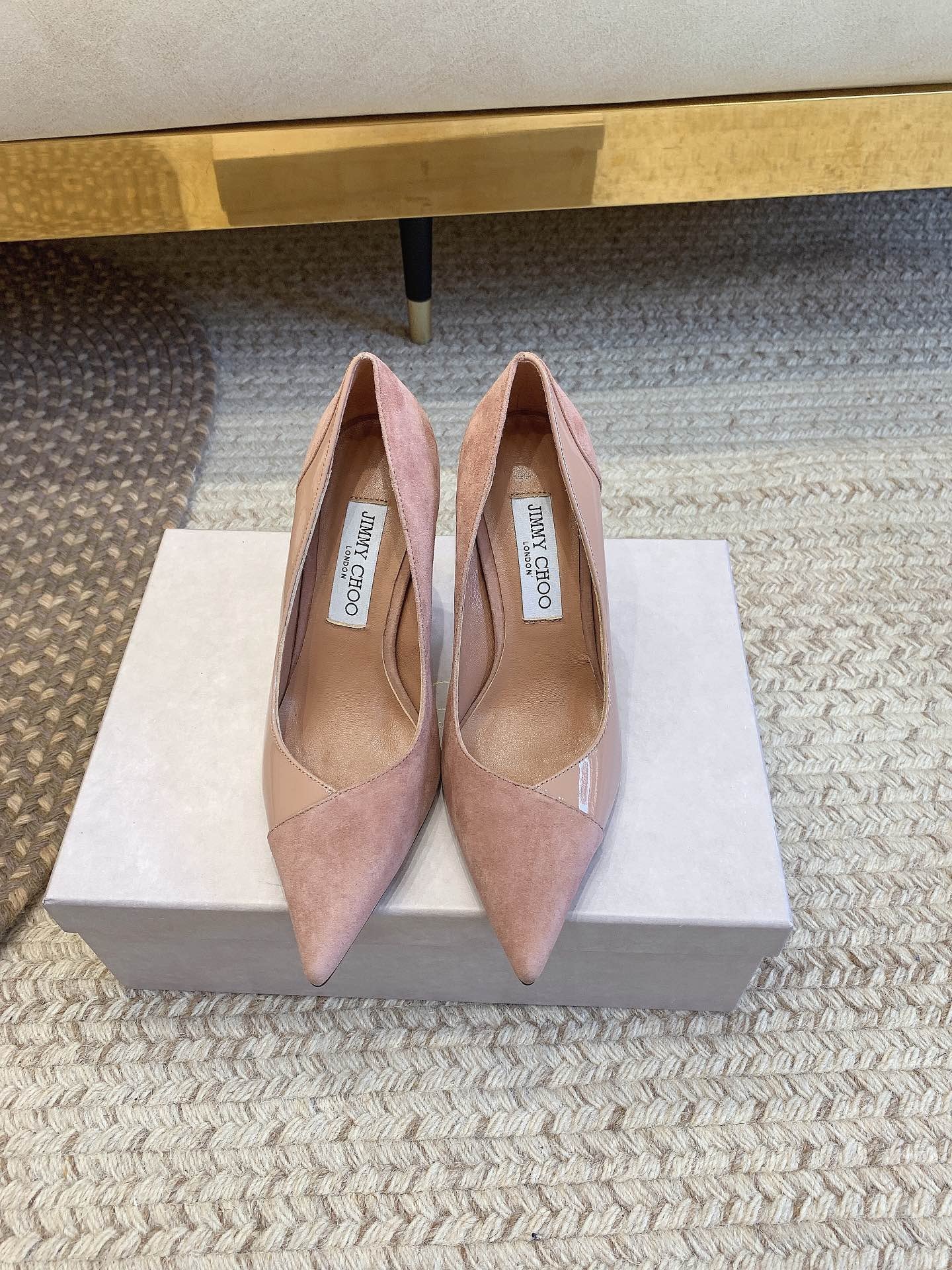 CA24CD74-F203-4970-BD84-930E2CB3F3C9