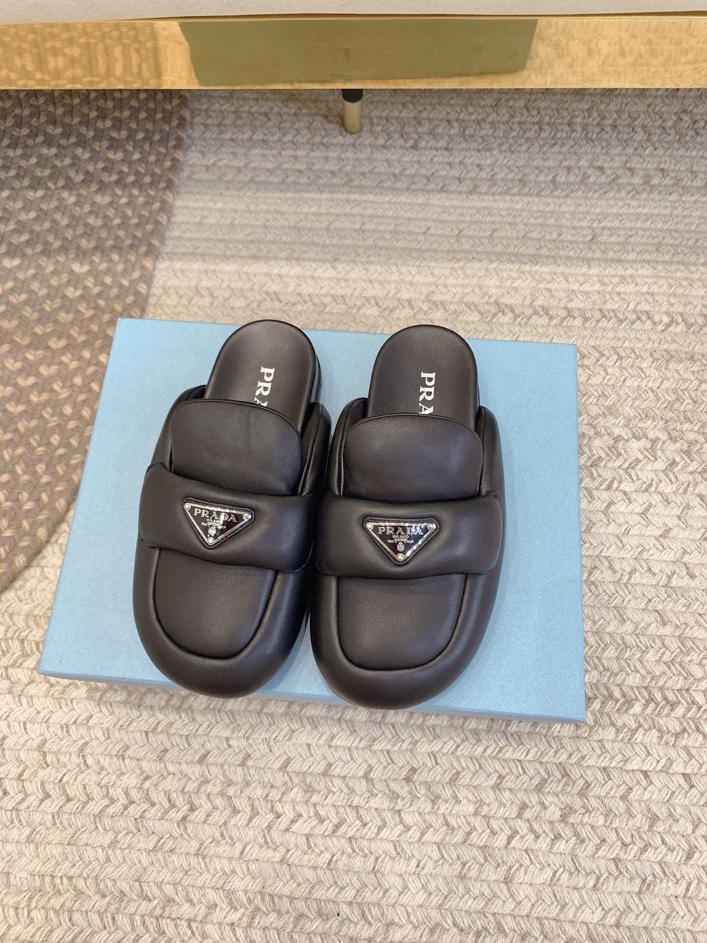 9DBB98CB-49F0-49CF-A8C6-4213FE91B065