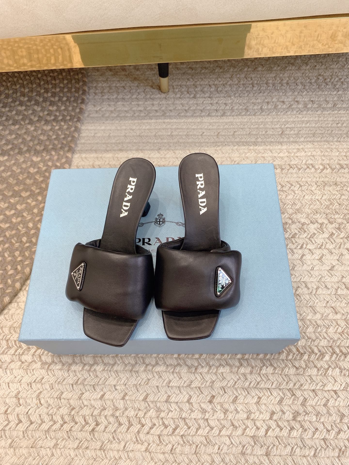 CA82AD32-4FE7-4CDE-8AAC-7B03D0DAE141