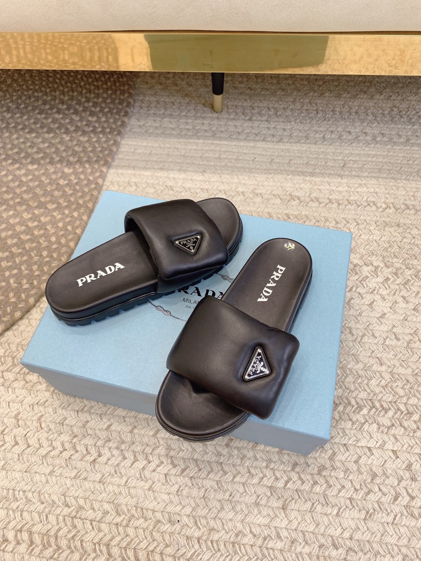 3BEFD594-C009-4A7C-BCB0-3B454341DC1B