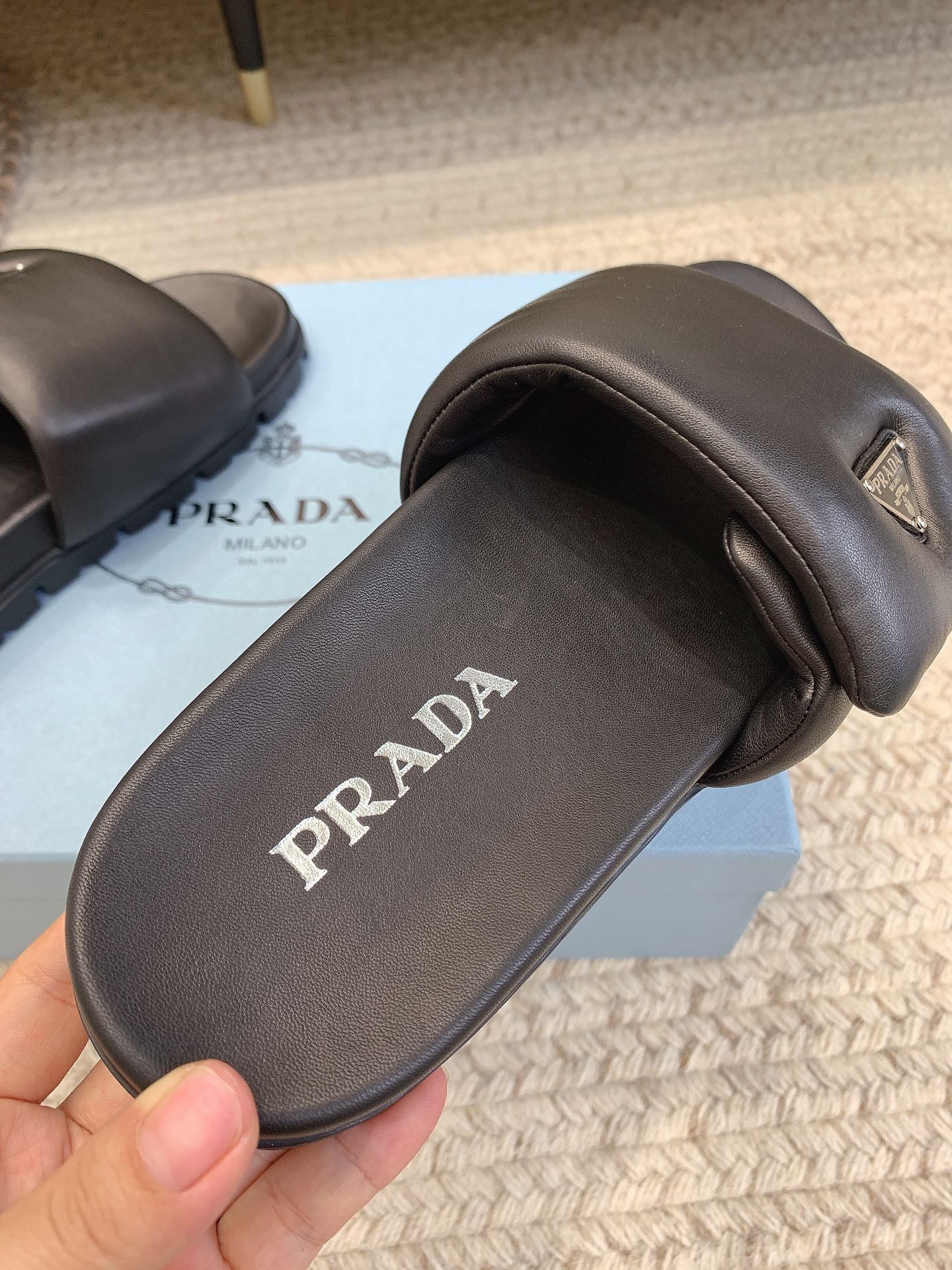 1105493D-A70D-49A9-BBEA-E7559B5B71D5