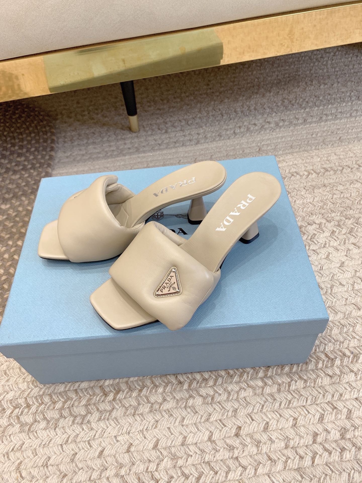 24AC4BD1-123F-4BB8-8BCB-F3854E3561F6