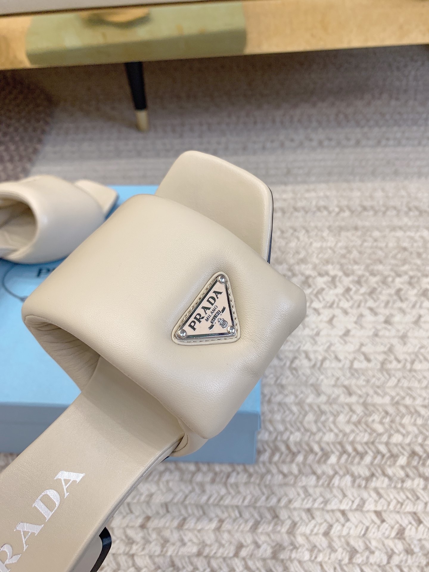 DF0CD4DE-AB33-4450-8D4B-6C905613C042