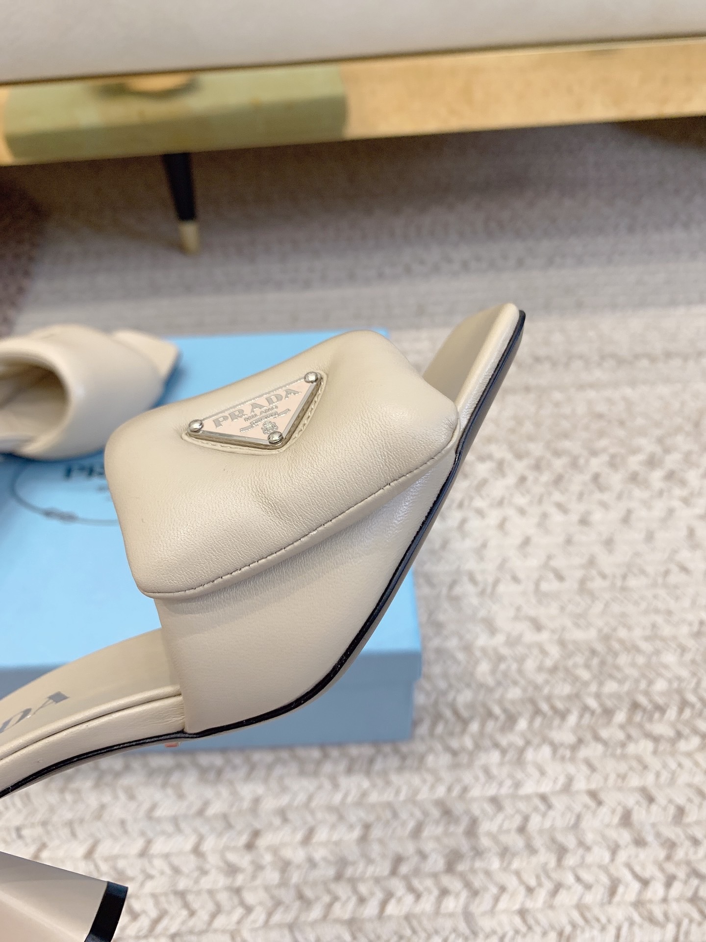 A16A440D-1960-4EF4-B209-66840305876C