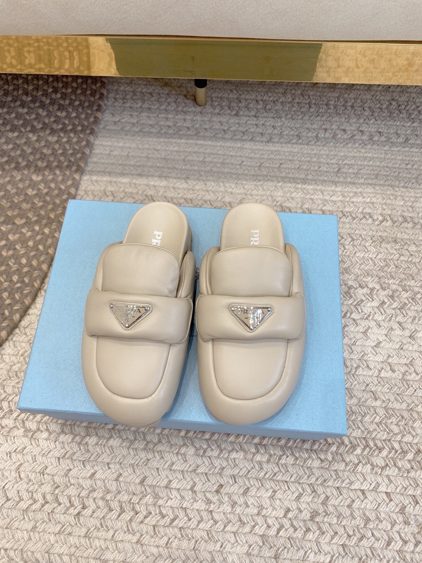 988E043C-38F4-49E3-9AA5-E1E884251B6C