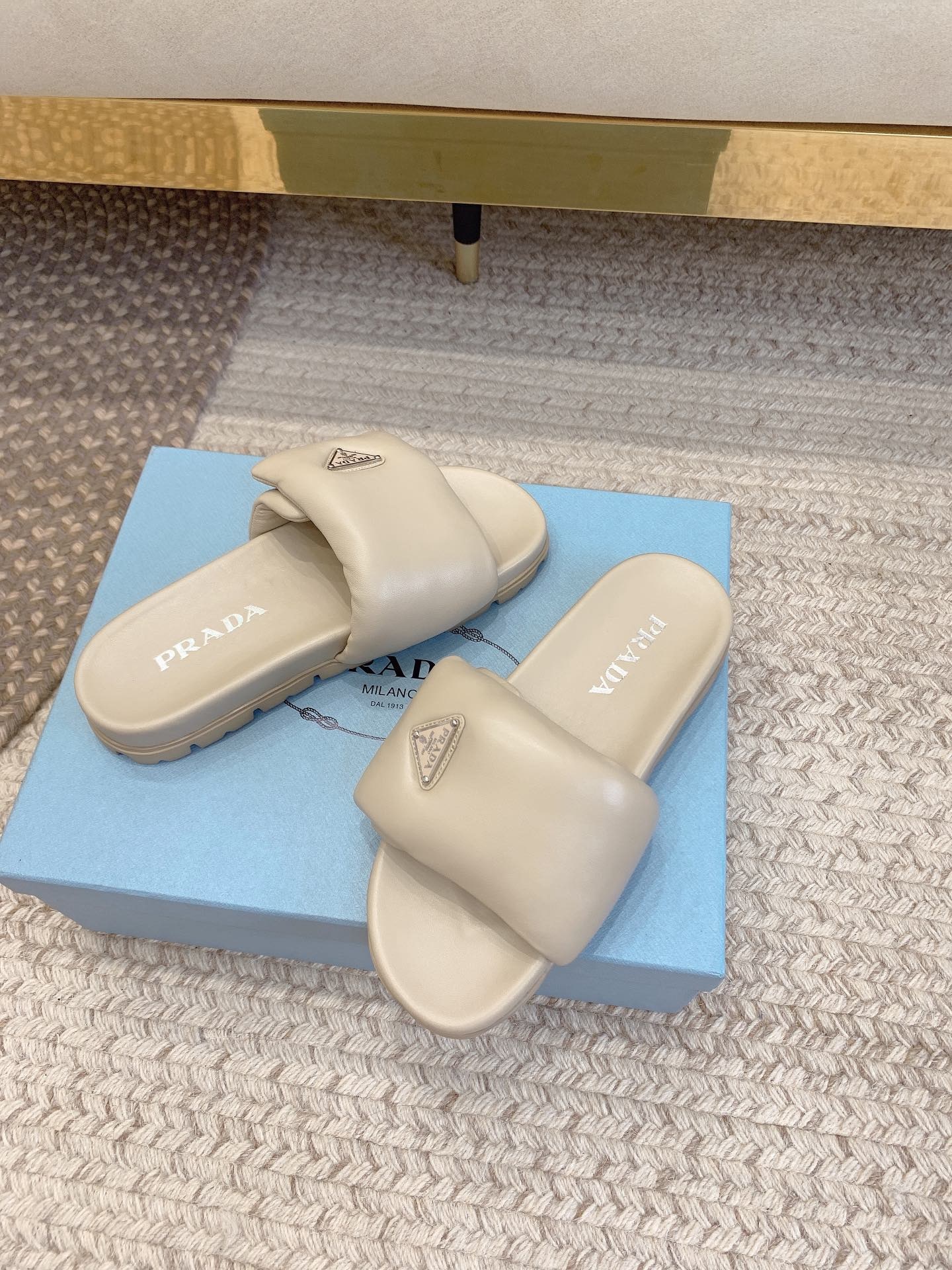 0E51BD8F-781B-4F6A-842D-30741938C21A