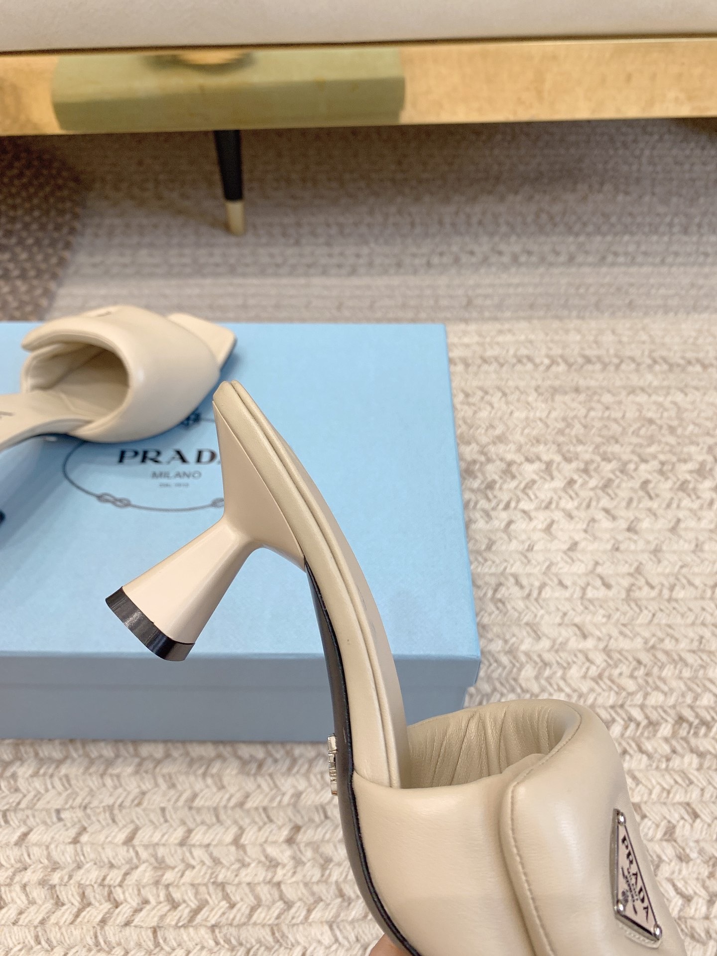 F847DF5A-E55F-43A7-AB03-65F41CD02747