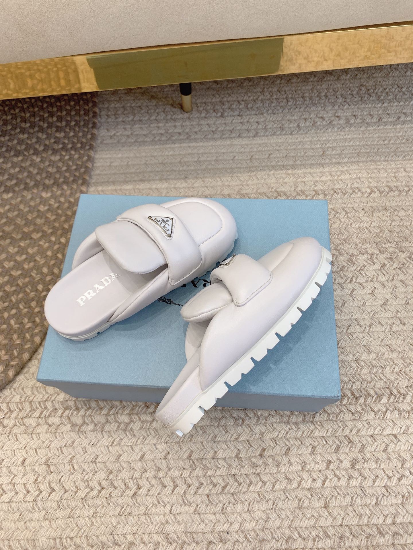 9BD82766-17B7-4F5C-885C-87E94051EE79