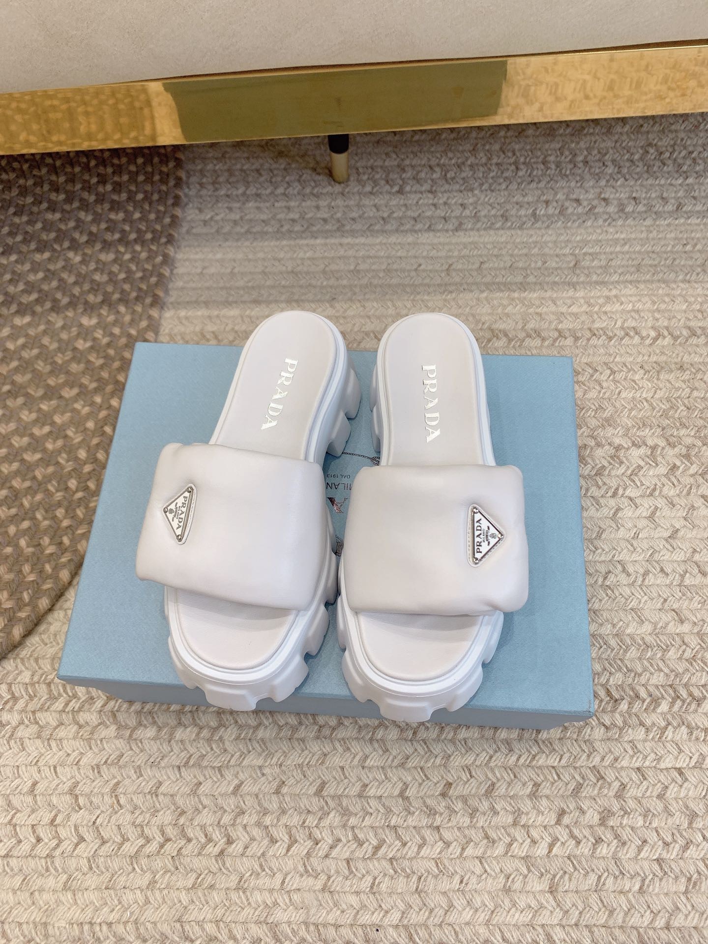 9E470D8F-DEE8-4E29-9DAD-B167CF5EB7E7