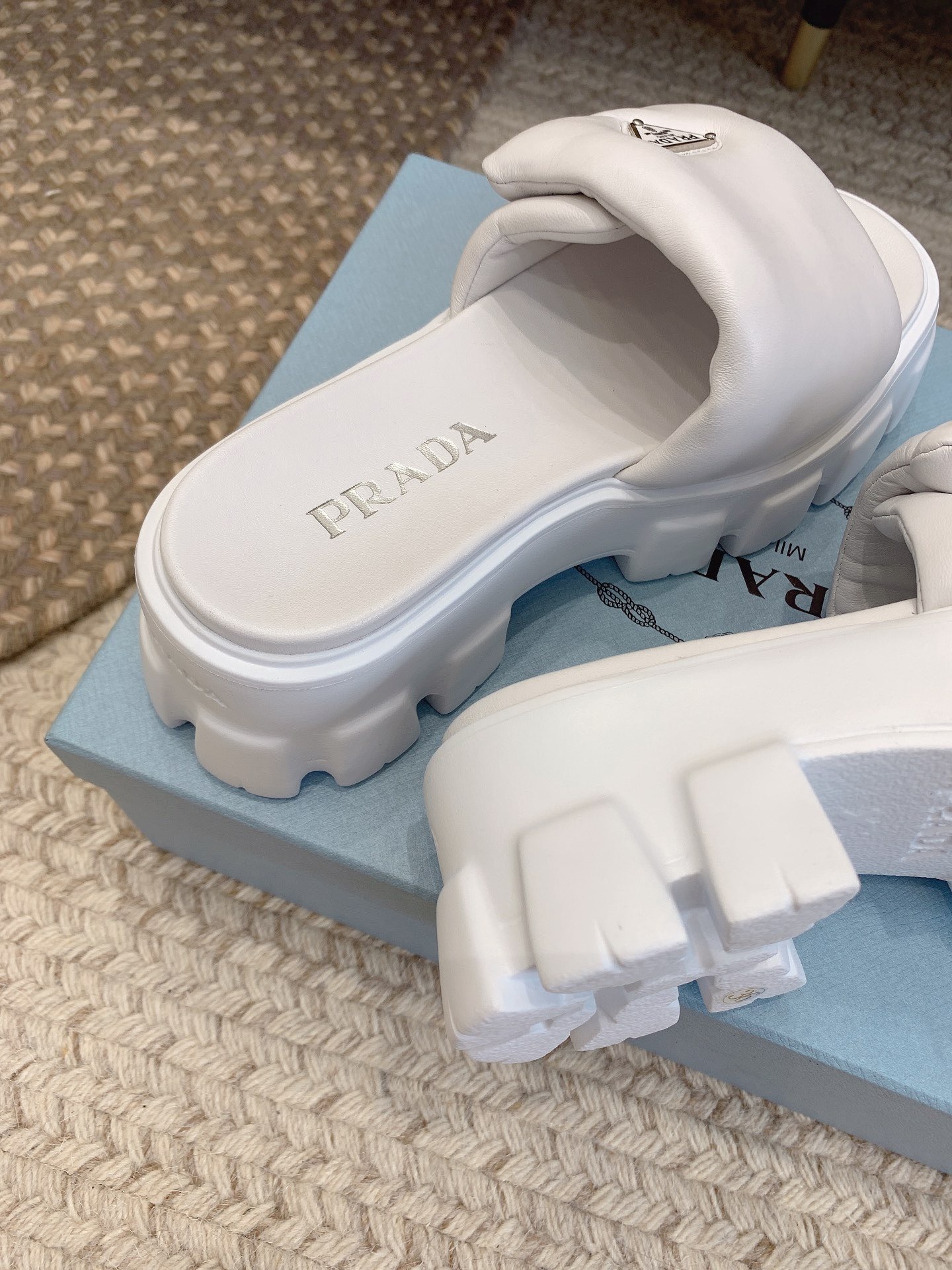 D0B57A47-DB59-477E-BDB9-9FD422B6FB4B