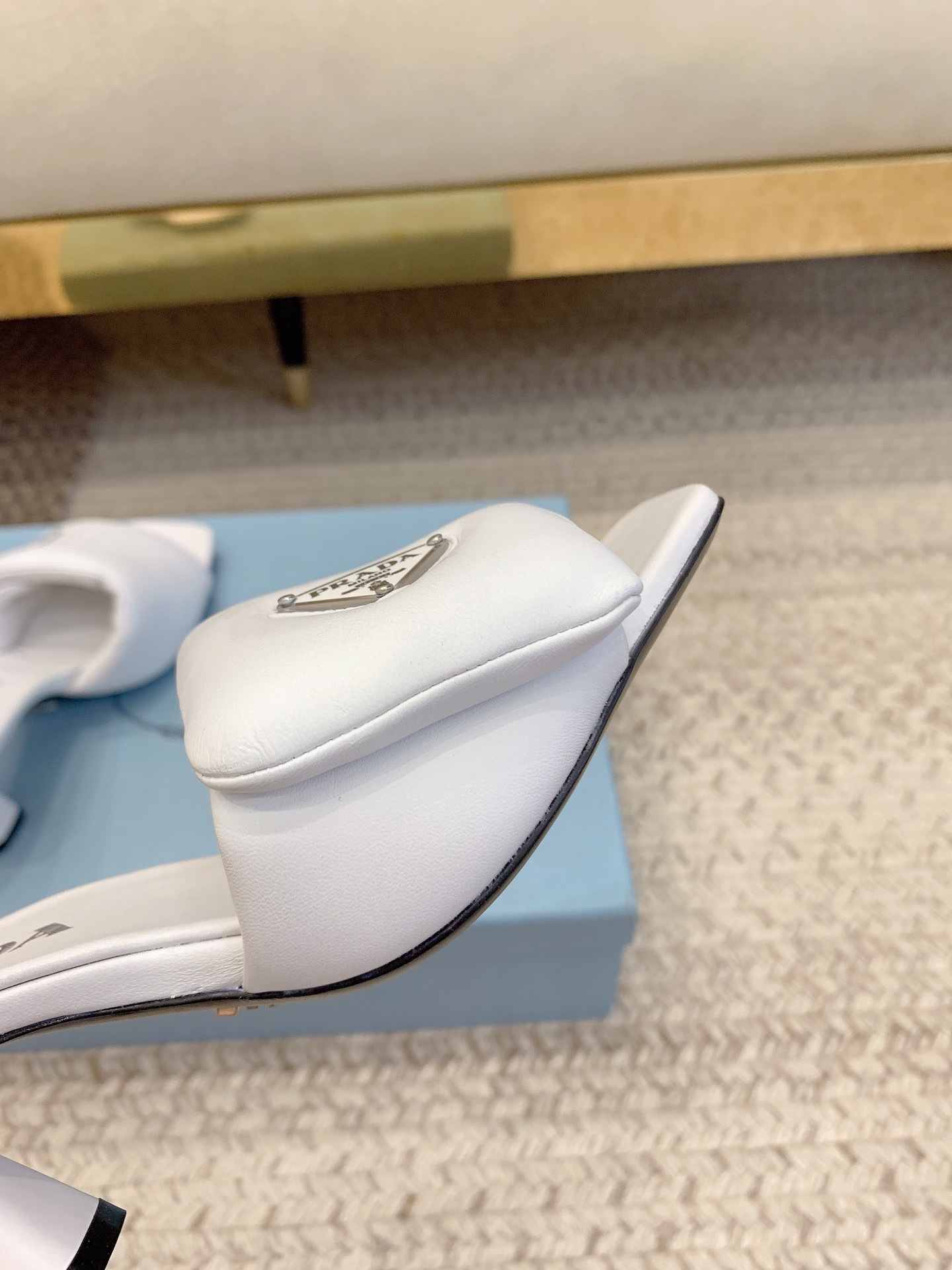 278DE576-D32A-4A50-B64A-430F8B45CE8F