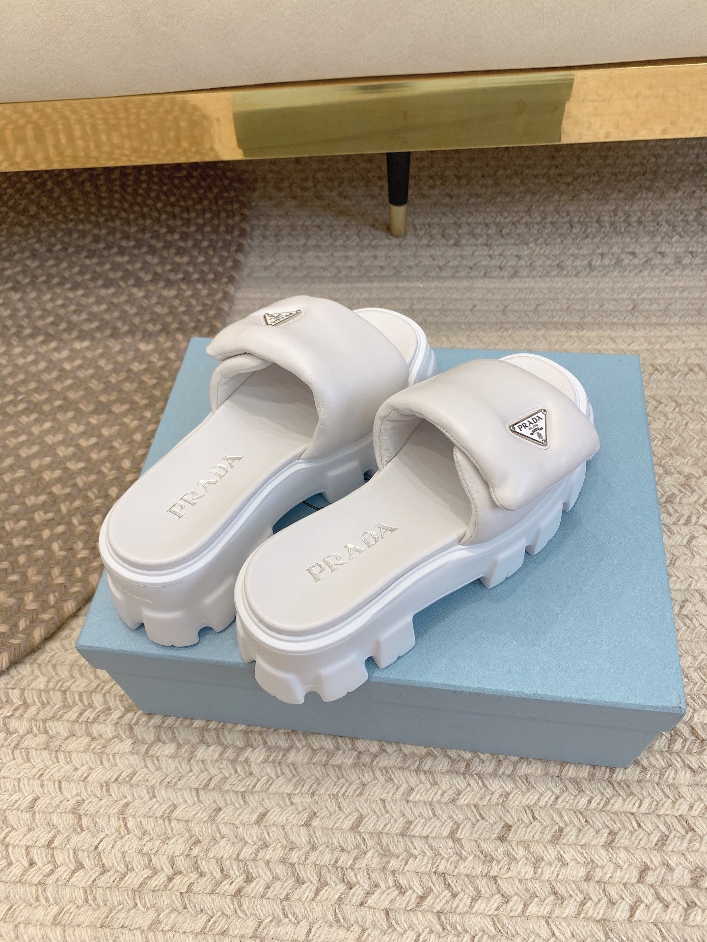 7C274923-AC07-48E3-84B4-8F31A27E437B