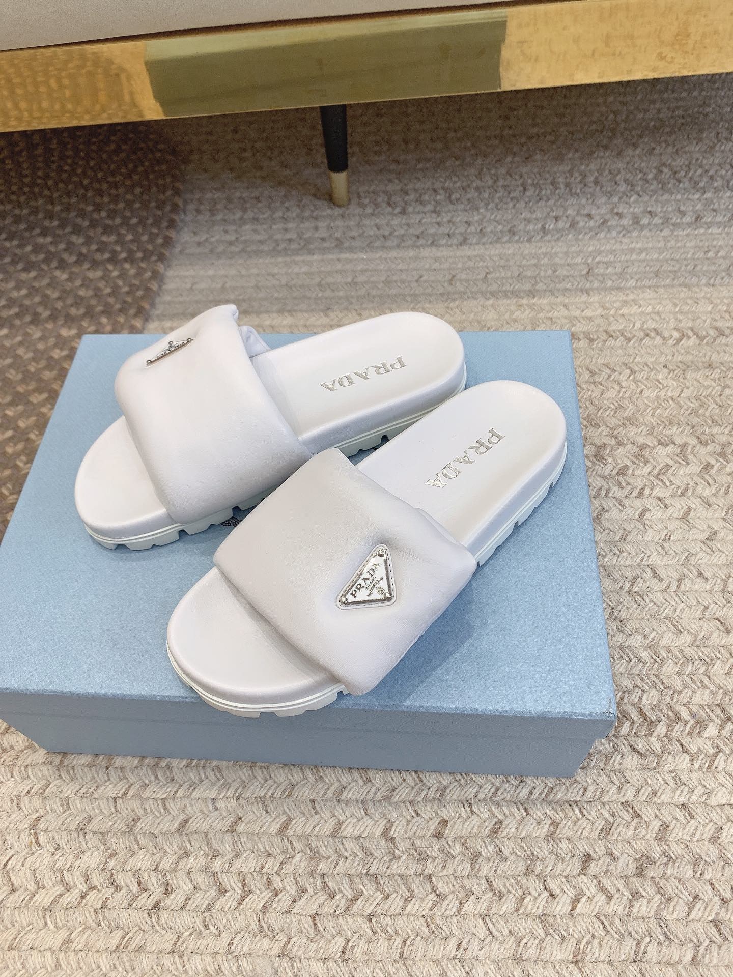 9690711D-DEB2-4030-9C9D-6DAA8C6116A4