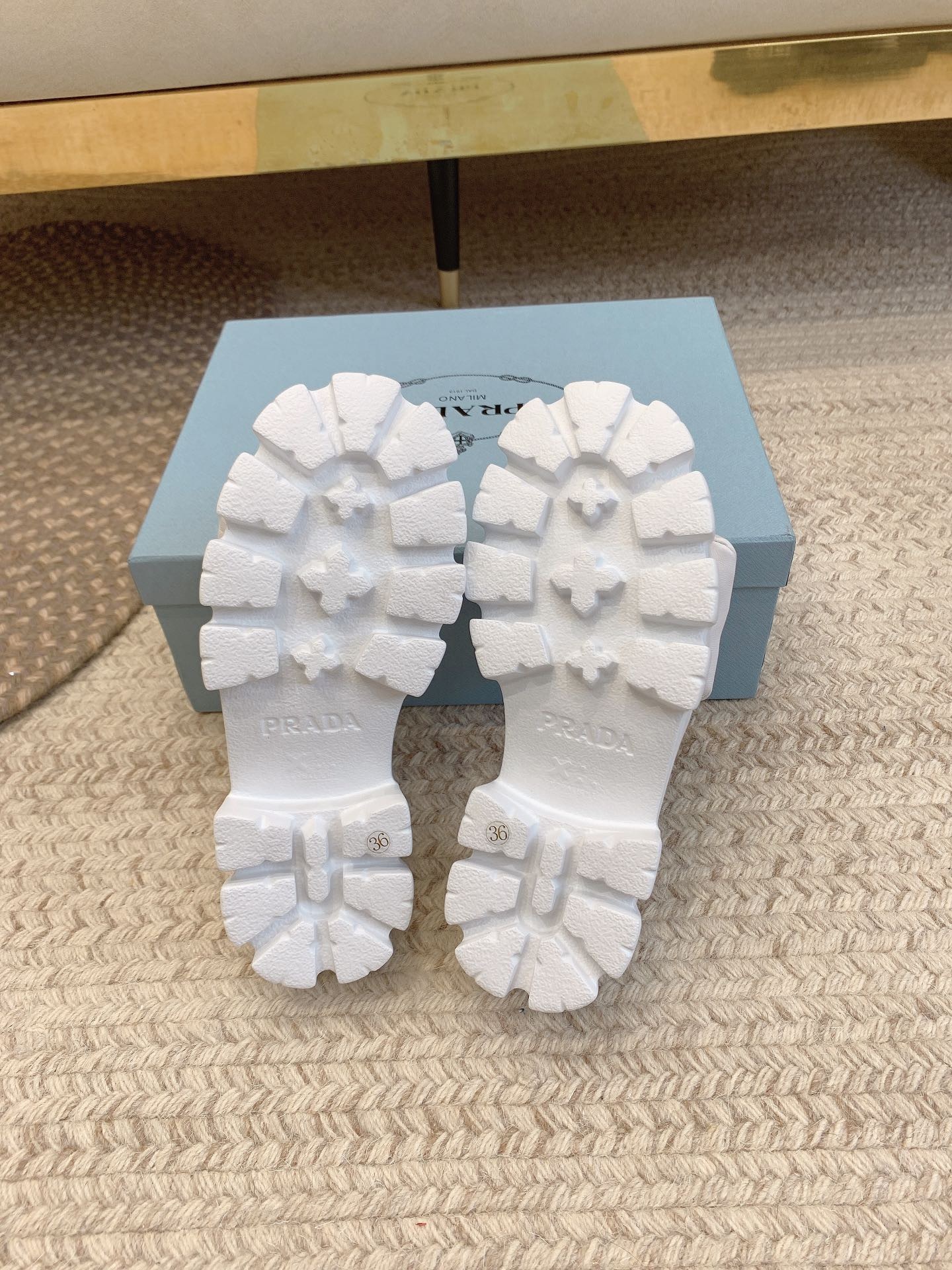 391E7FF8-28F8-4C7B-8C1A-9A97391E43E4