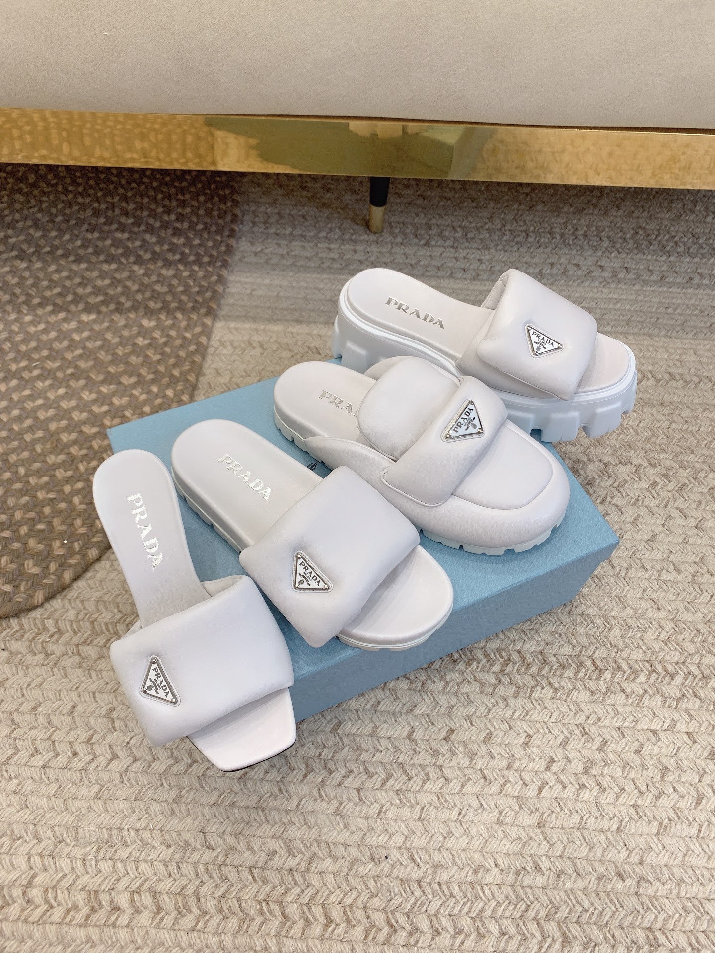 9DF75ED2-EB63-4F67-90F5-7110F1C0E4B5