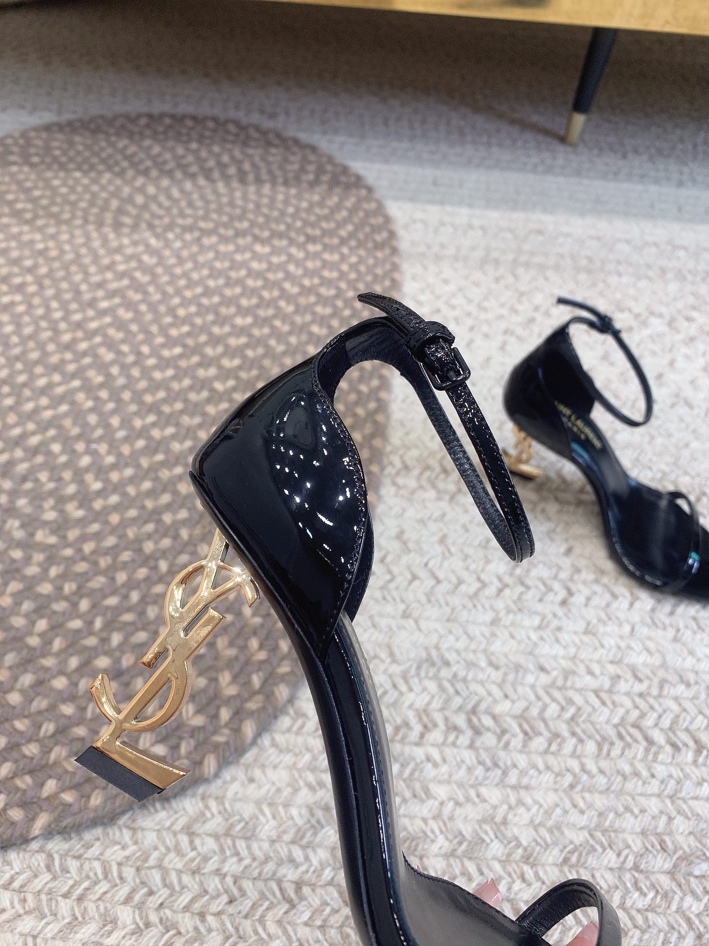 2B9B2494-D7D5-43A3-80B4-B95700687169