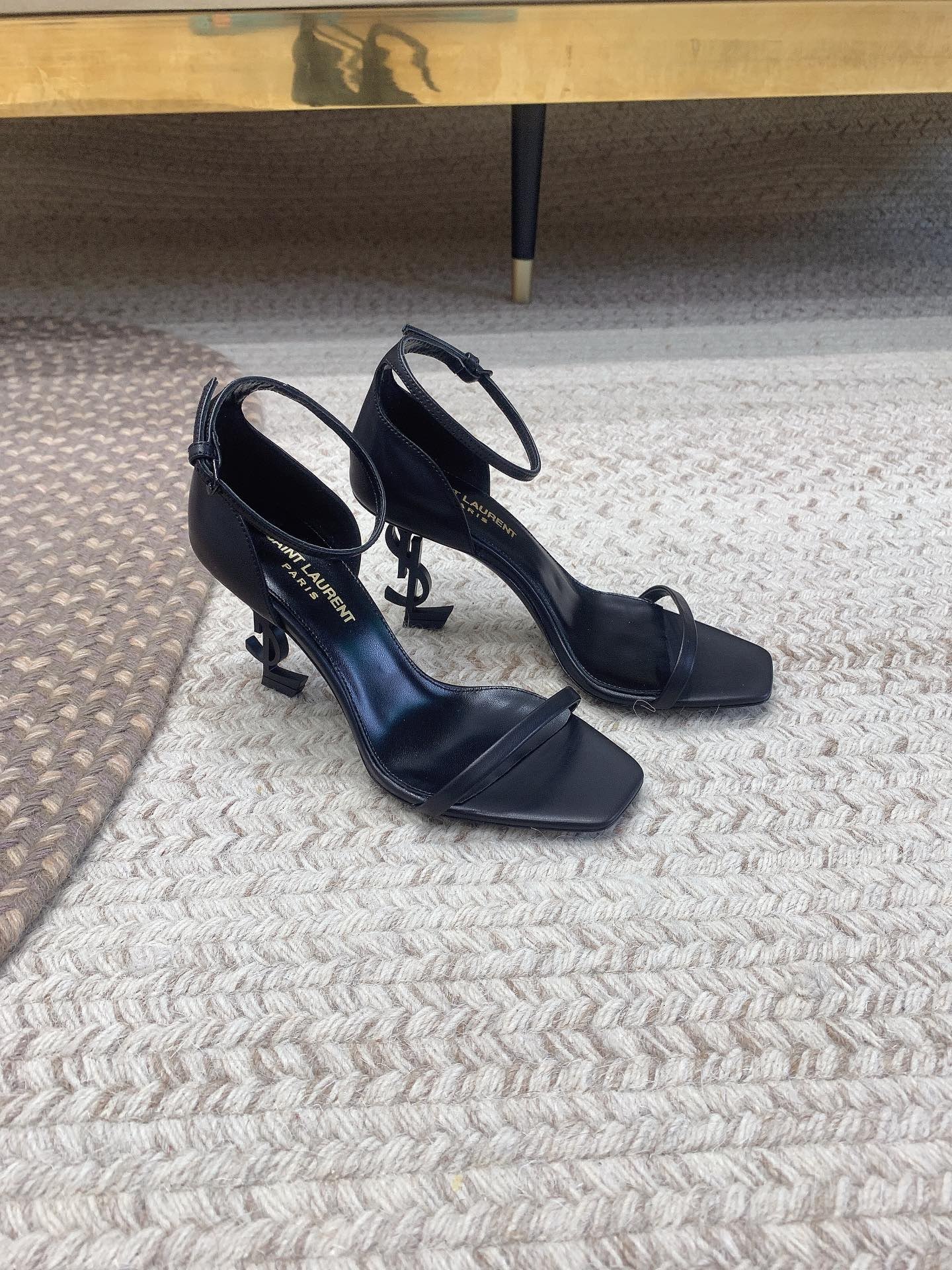 00EE9572-931B-4A43-9C63-B28AD4A7144E