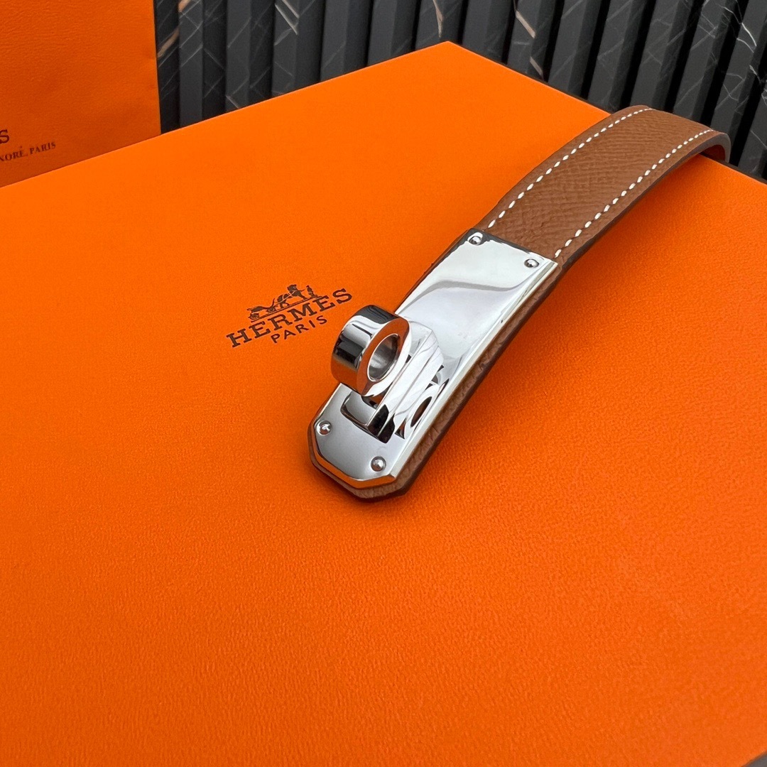 0963CB5F-8CC4-4C1C-AAD1-1FBFA9C668FF