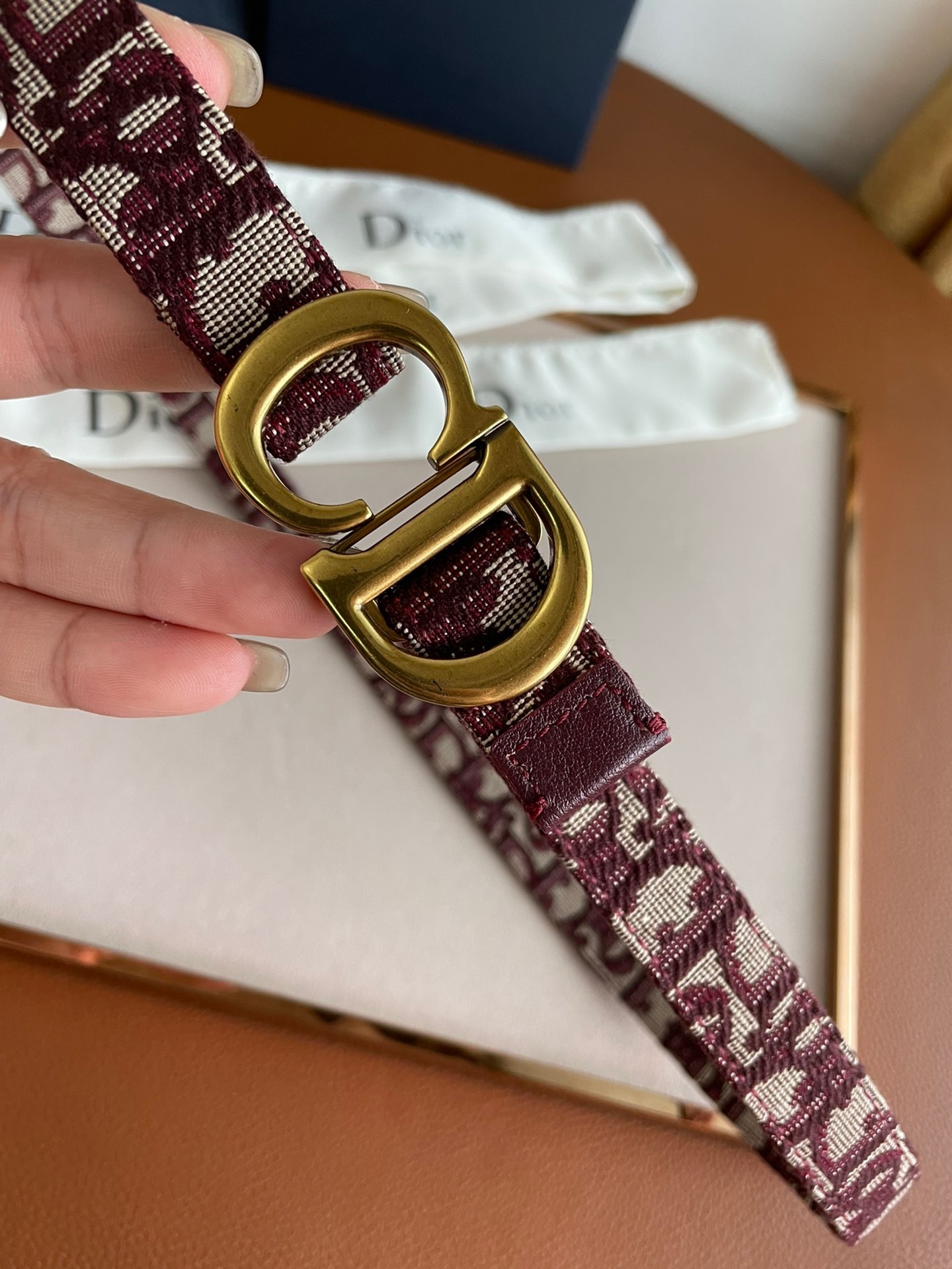 2B80B1E4-7AD8-43A2-90EB-8EB1386951CD