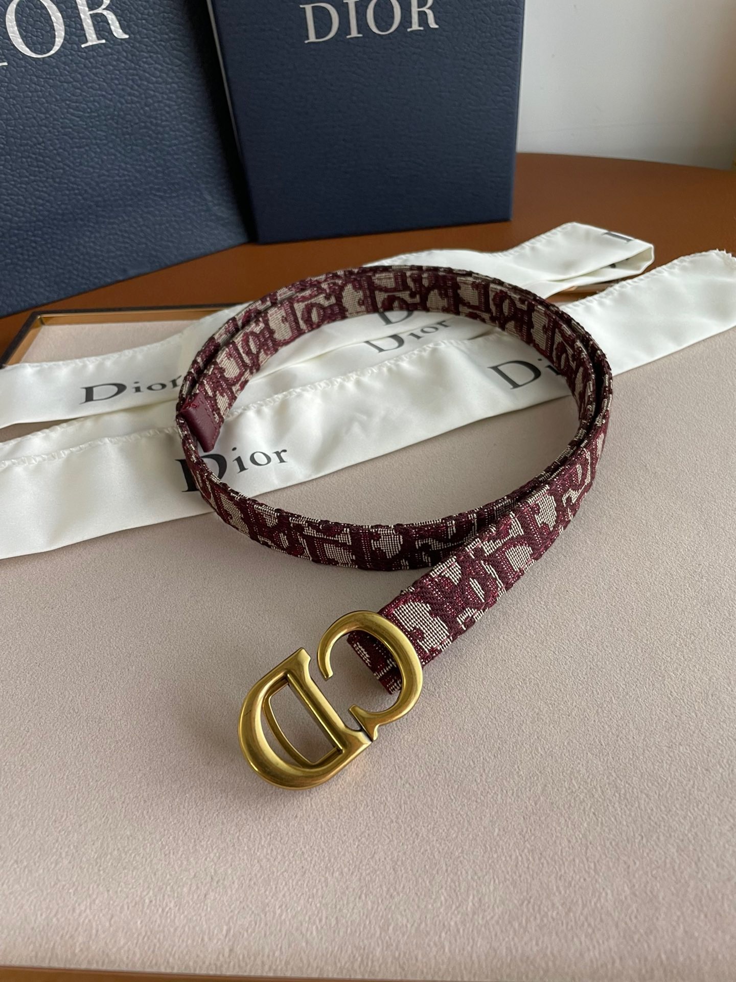 0CA90A8B-FEFF-4AE2-AFAE-F5C98ABDB476