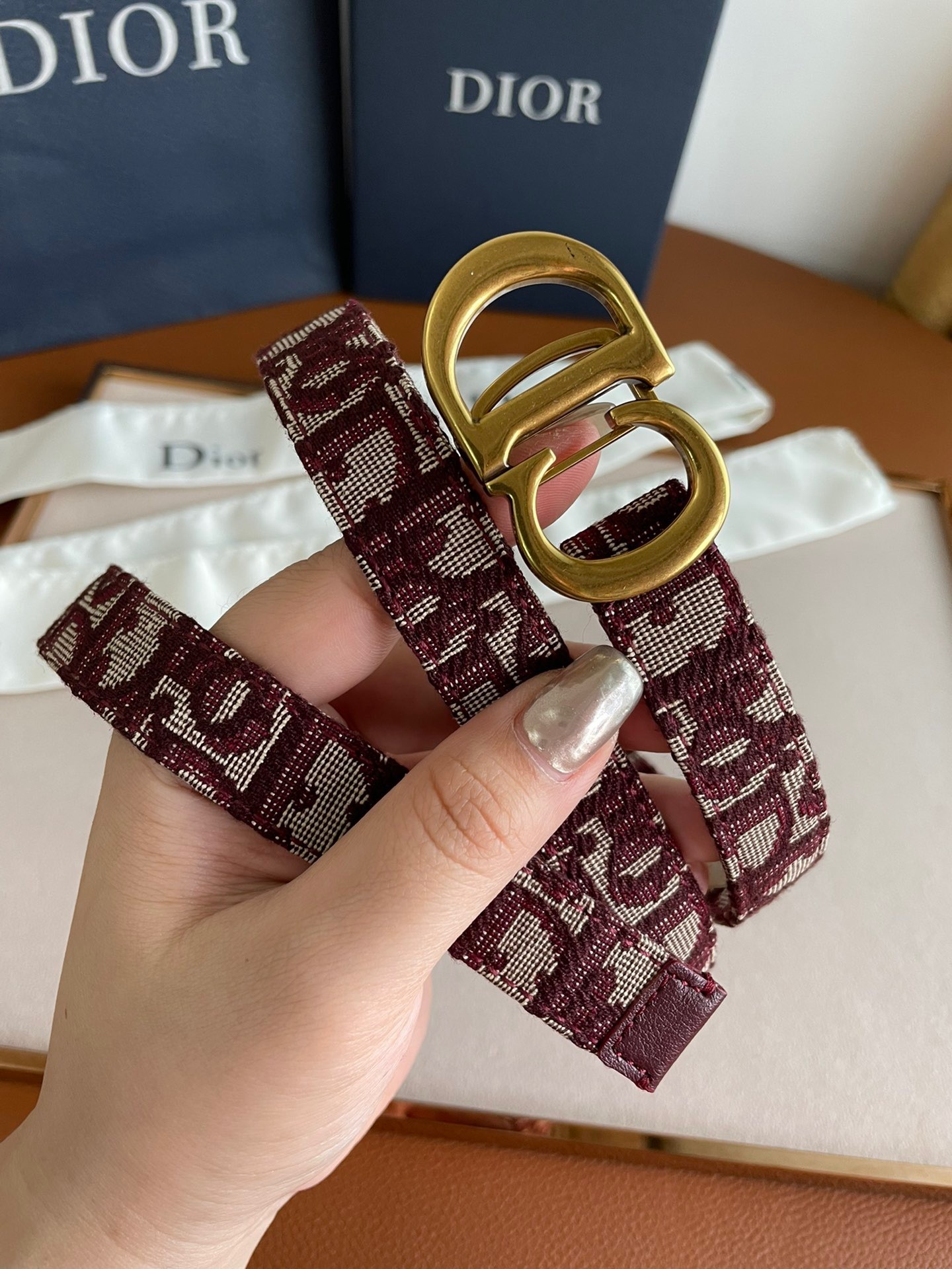 D25460B6-F1B2-4140-97A6-A6ADC7337E18