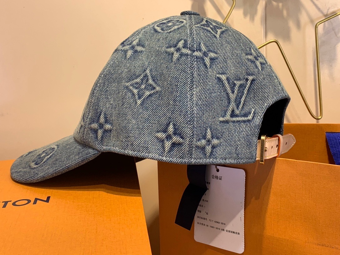 18758D36-918B-45F7-8E5C-17D506A99D4A