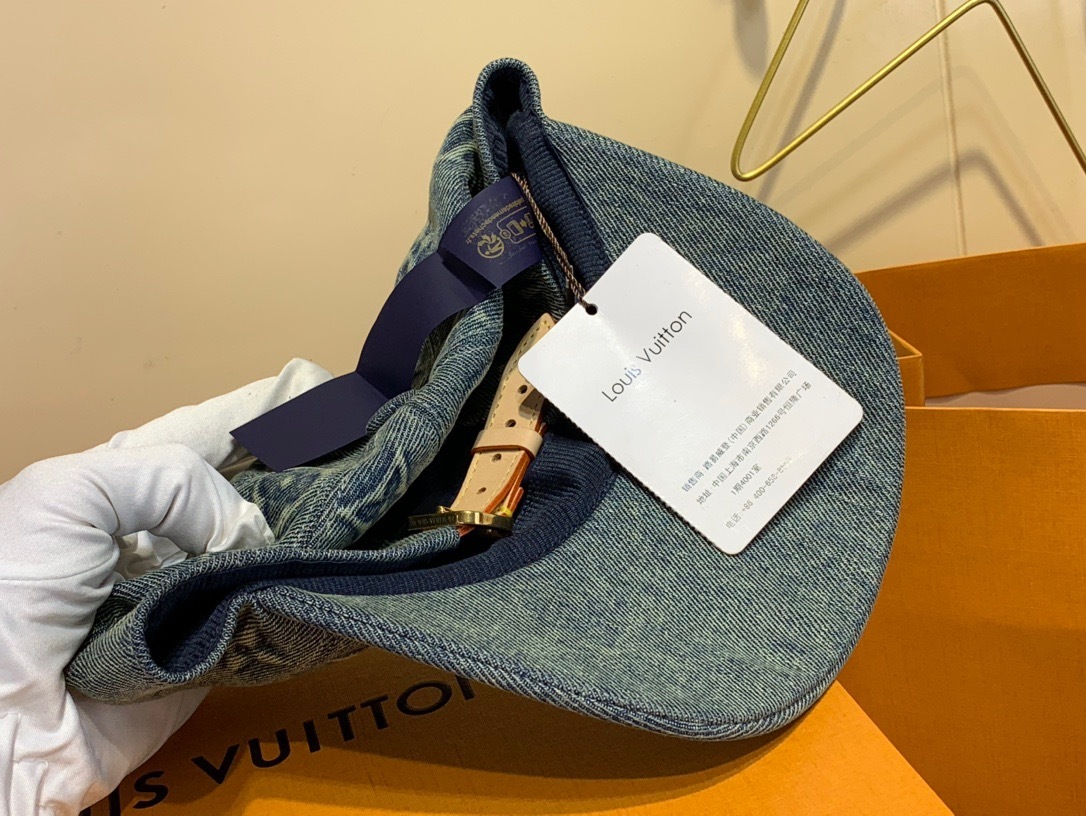 1F11E1EF-F63F-48E1-BC6D-25FCBAD50D06