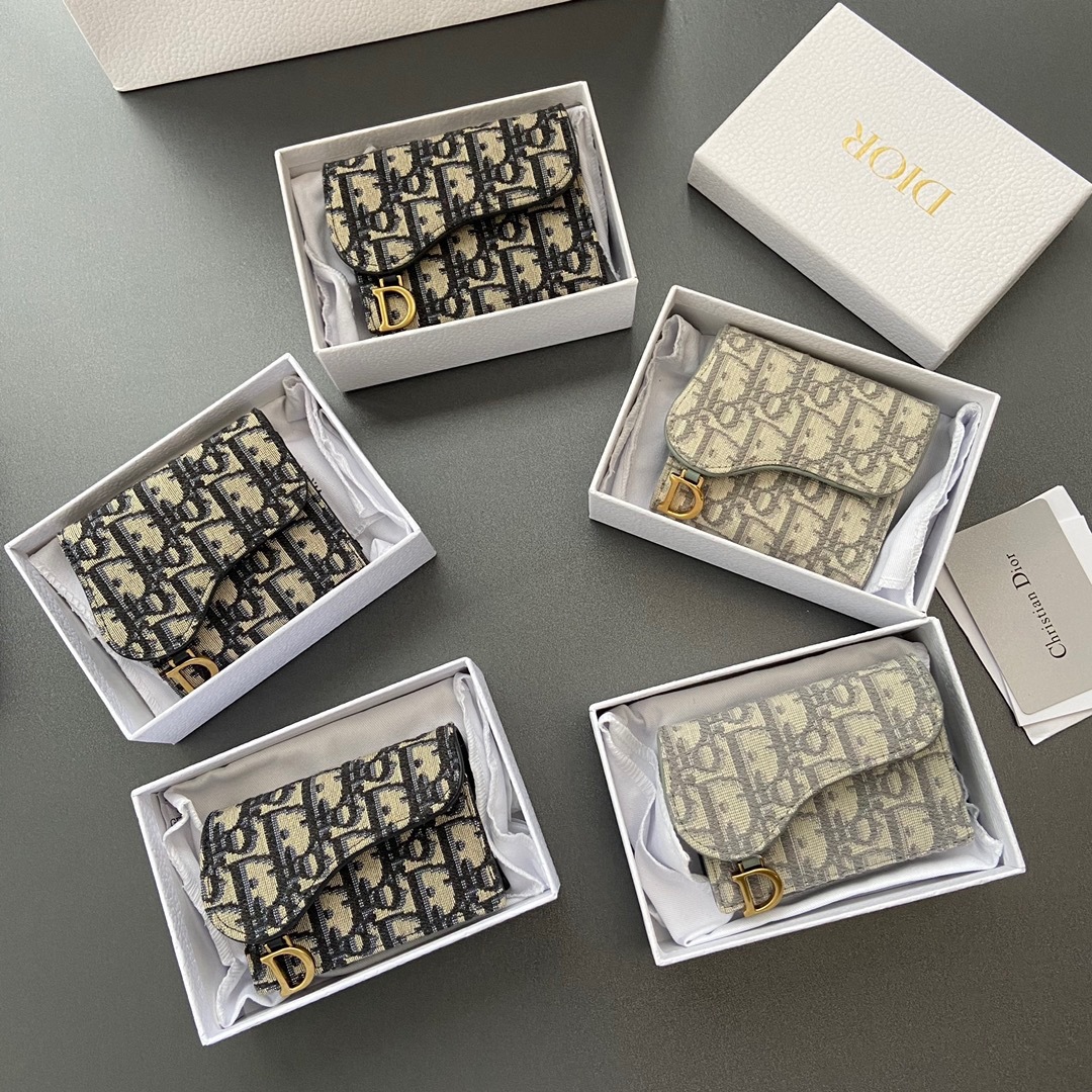 21E61253-1996-4031-B30C-EA2A49FB4F84