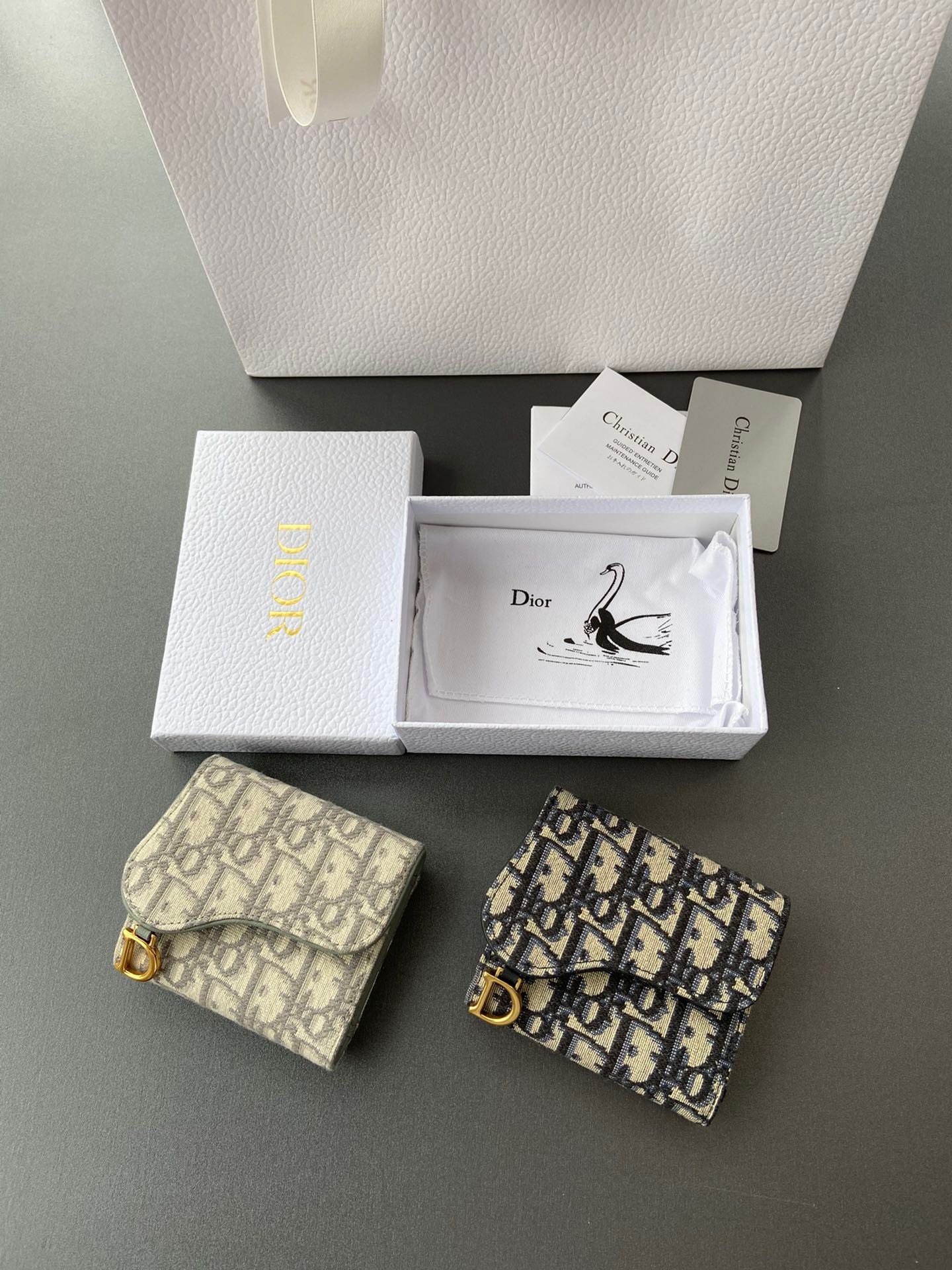 1683741B-571F-45B7-95DB-5EEC7F2988C9