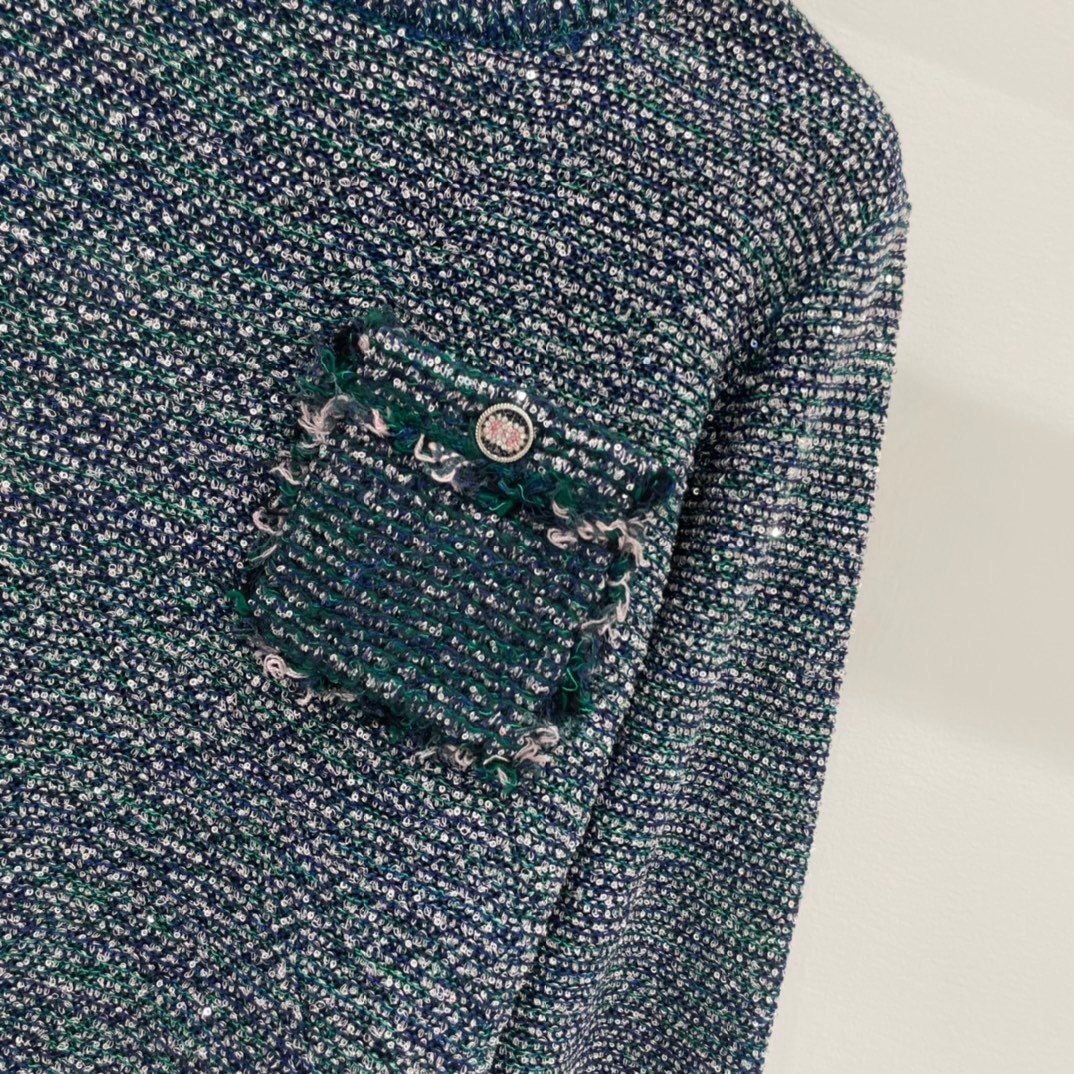 D3CAAF43-6C5F-423E-B5A1-93F86D6353C0