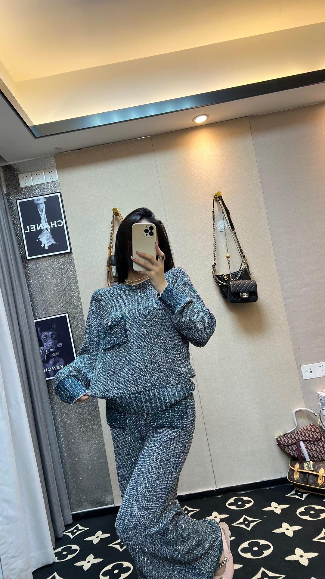 9FEF9CF7-9EFA-42B7-83C7-14C981C86012