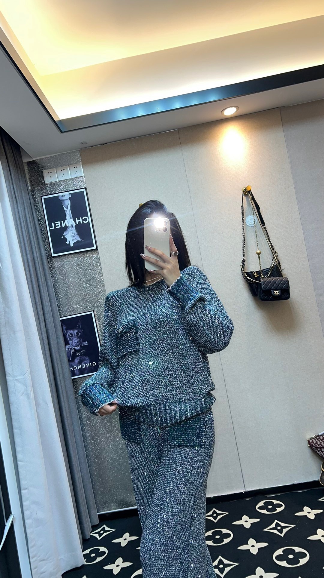 020C867A-A454-4F7B-A1E2-DCBDF86087C0