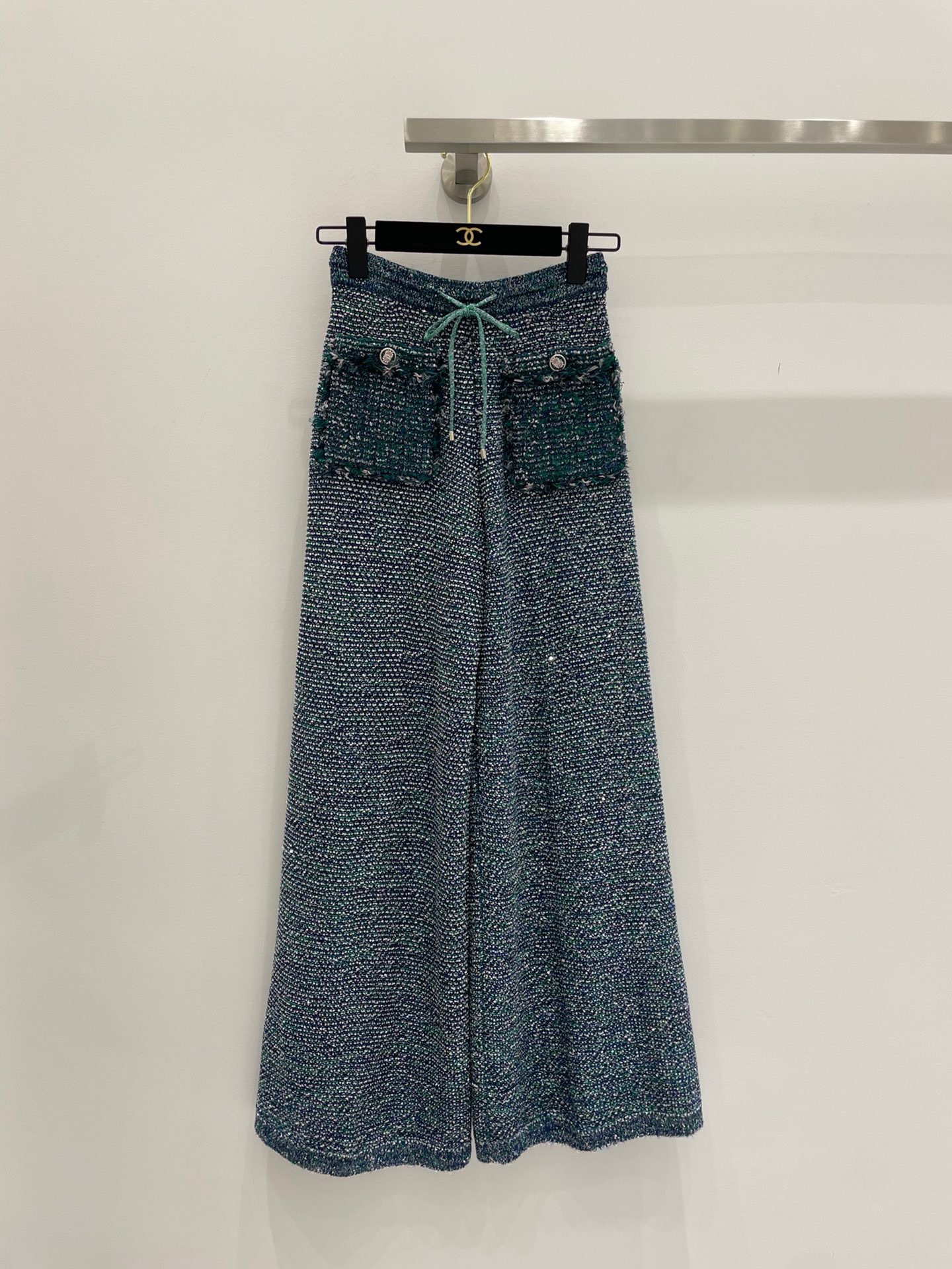 781643F3-3167-41D8-97AD-1F73636A4216