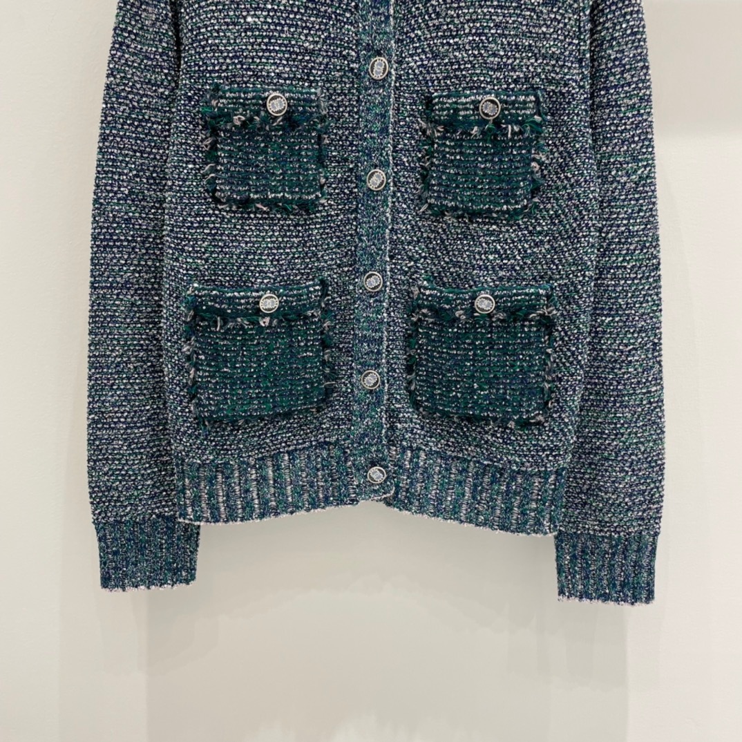 F8BEC976-AB05-4673-99D9-967E39002E57