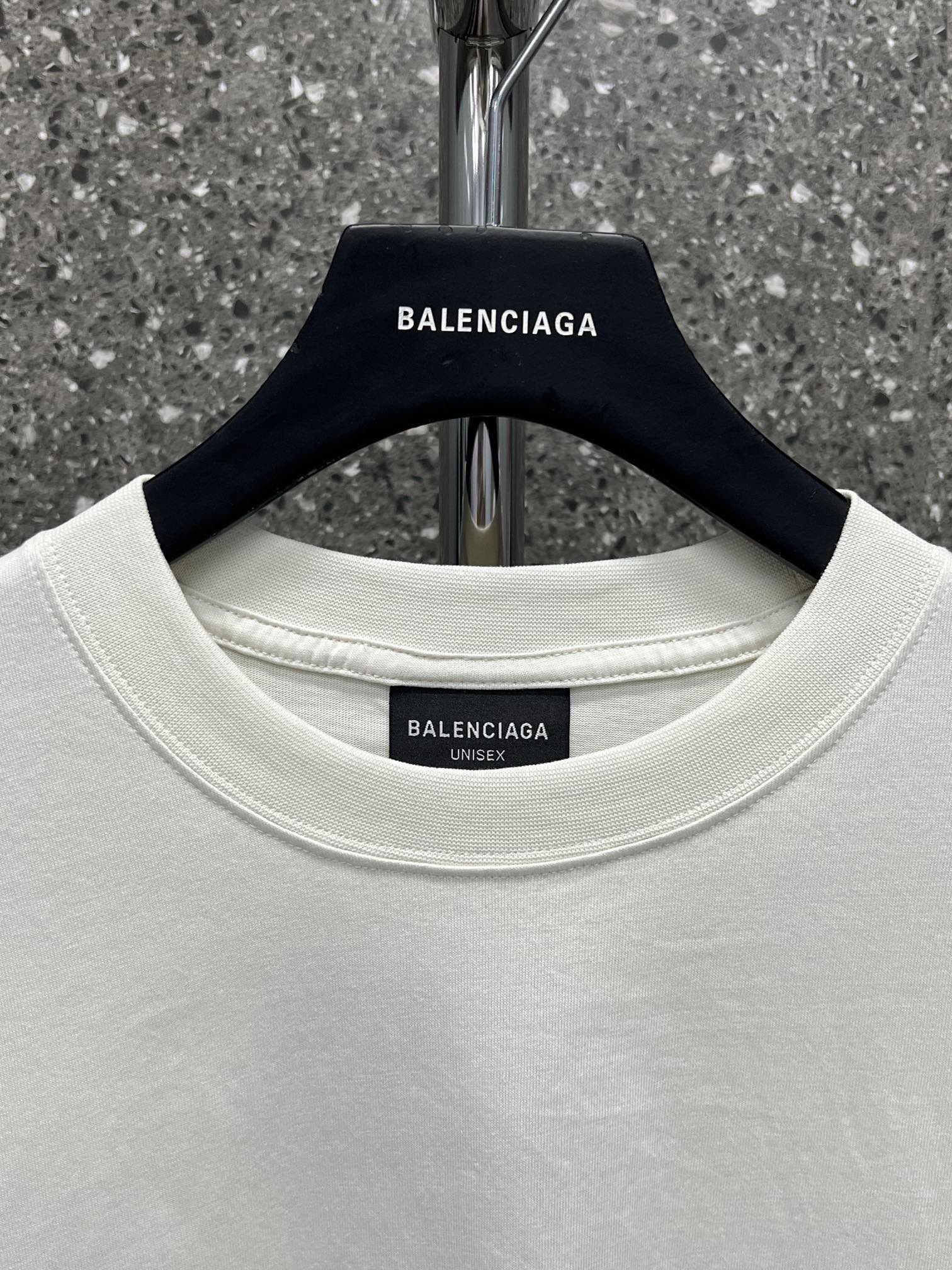 647E3BB5-C3DA-428A-B8B8-6F38404011D5