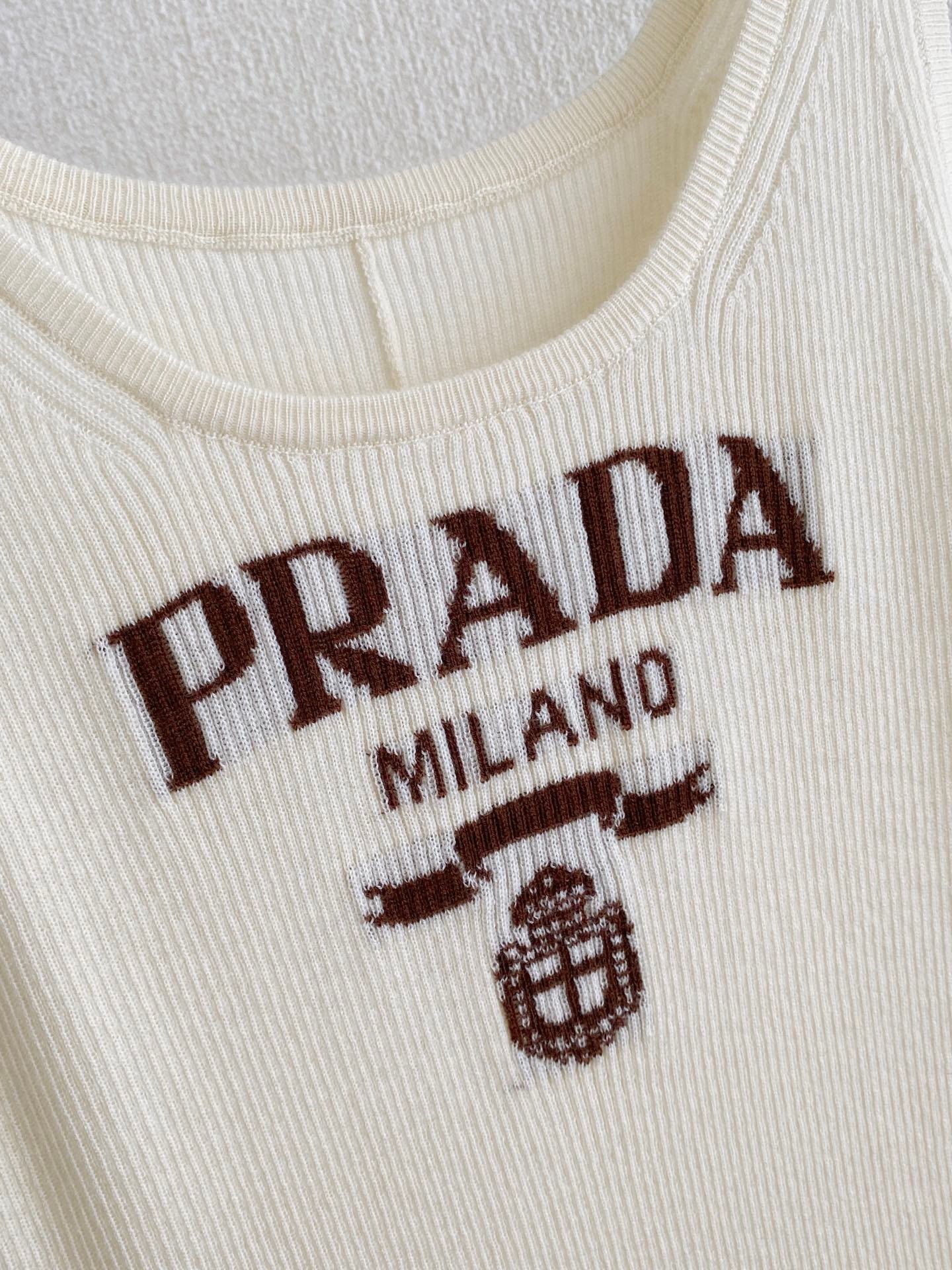 278C7B93-00A9-4934-8541-FFB69825AD33