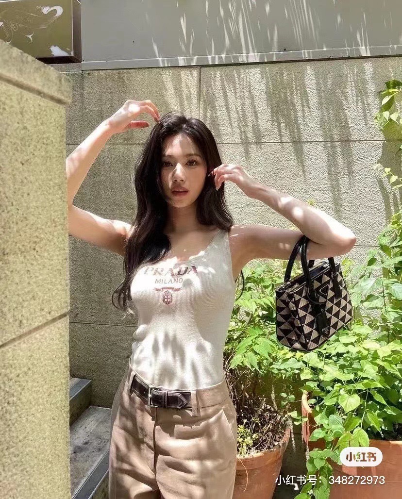 8D05CD20-D204-4B3F-840F-3890E4A07CE4