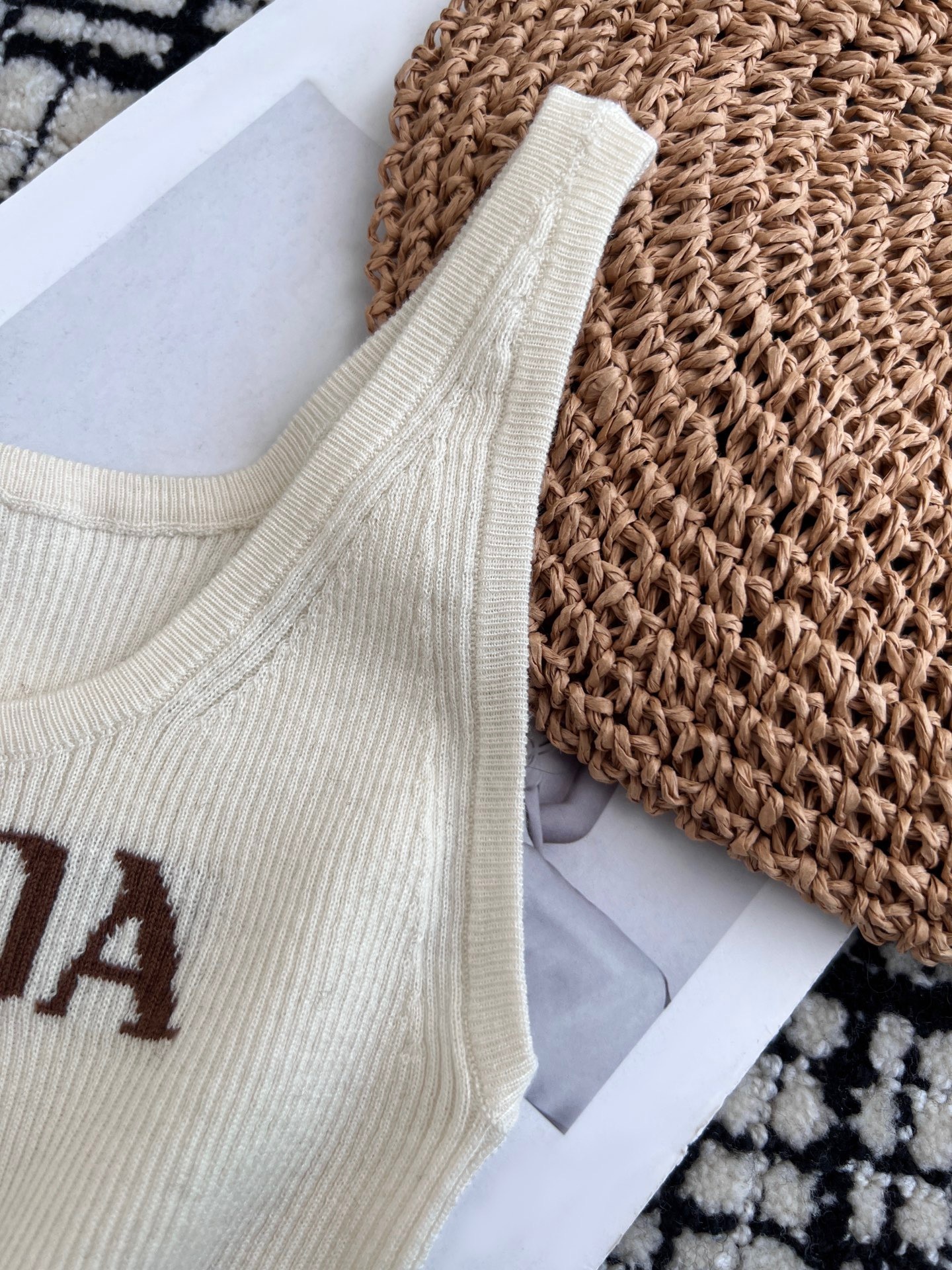 C79192D0-25F6-4C8A-B9DA-B603326A087E