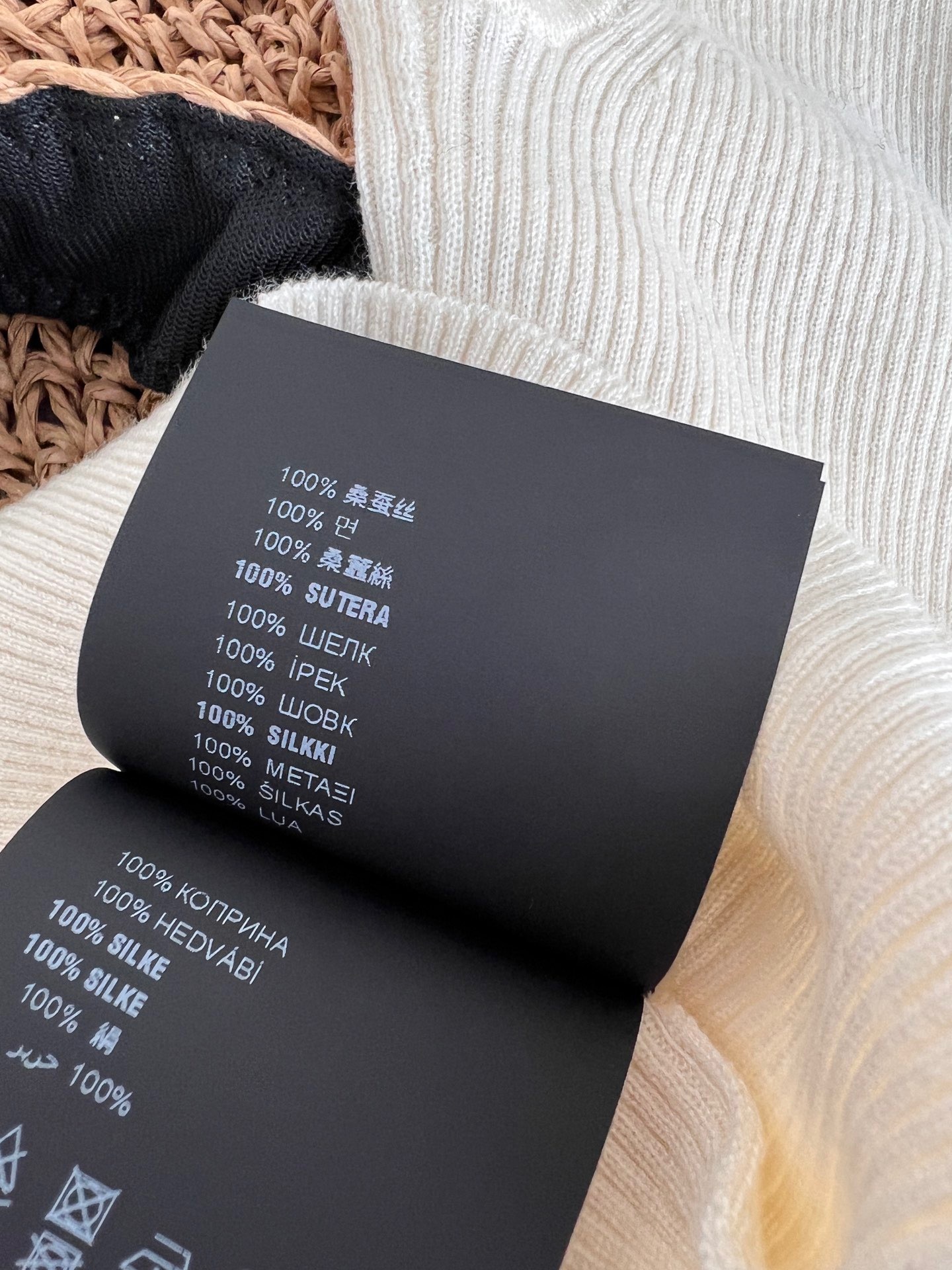 90E2B4EF-C103-415A-BC7C-C15D474FF9E2