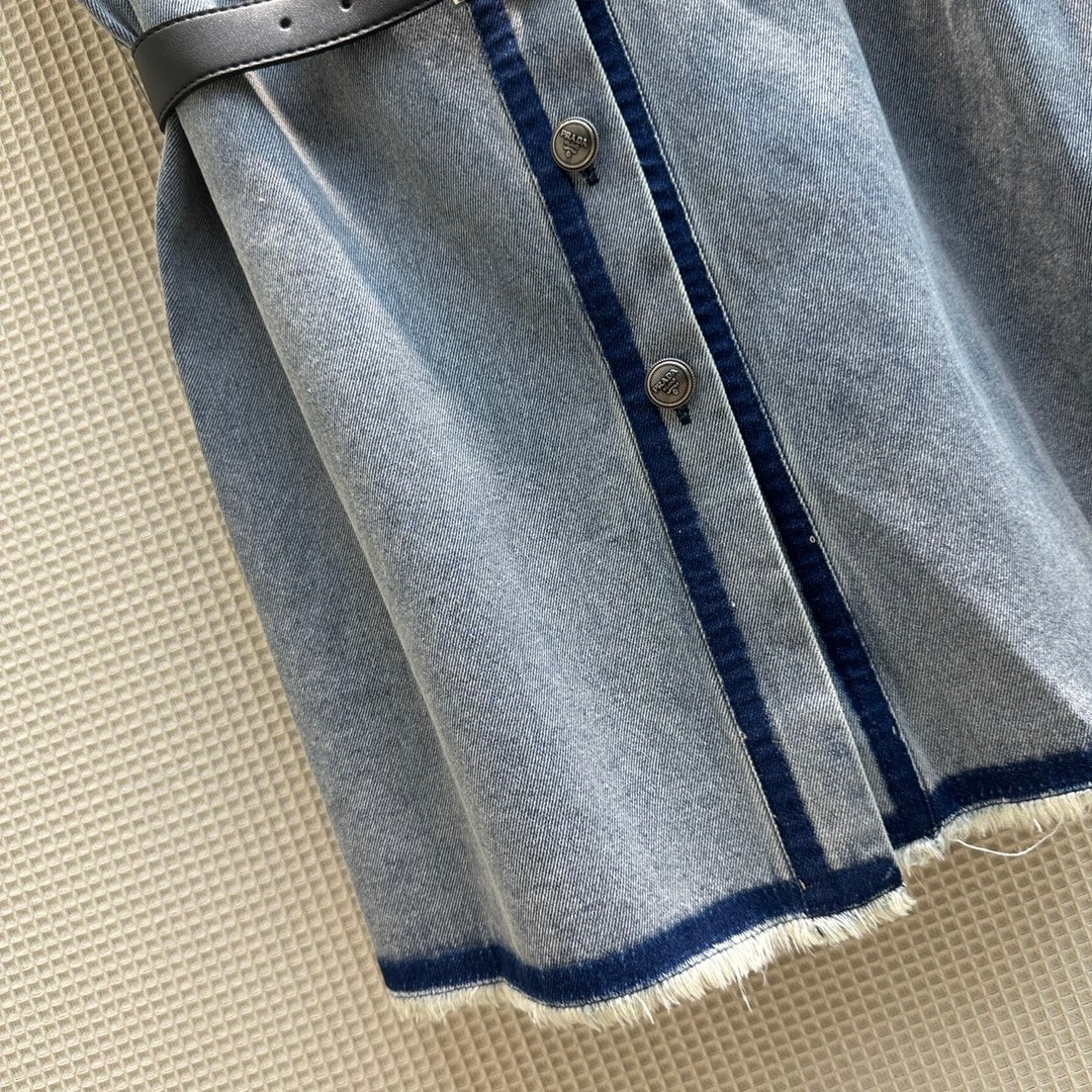 77E0E498-4D36-42E2-A3BE-5B65332CDEBA